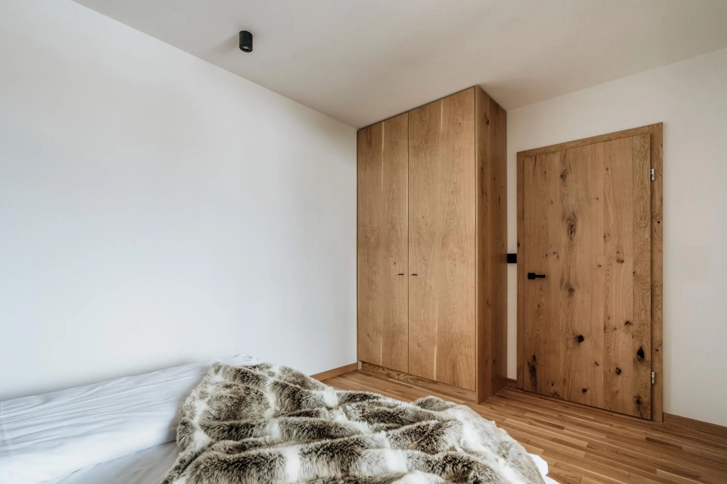 Bed in White Hills - LoftAffair Spa Collection