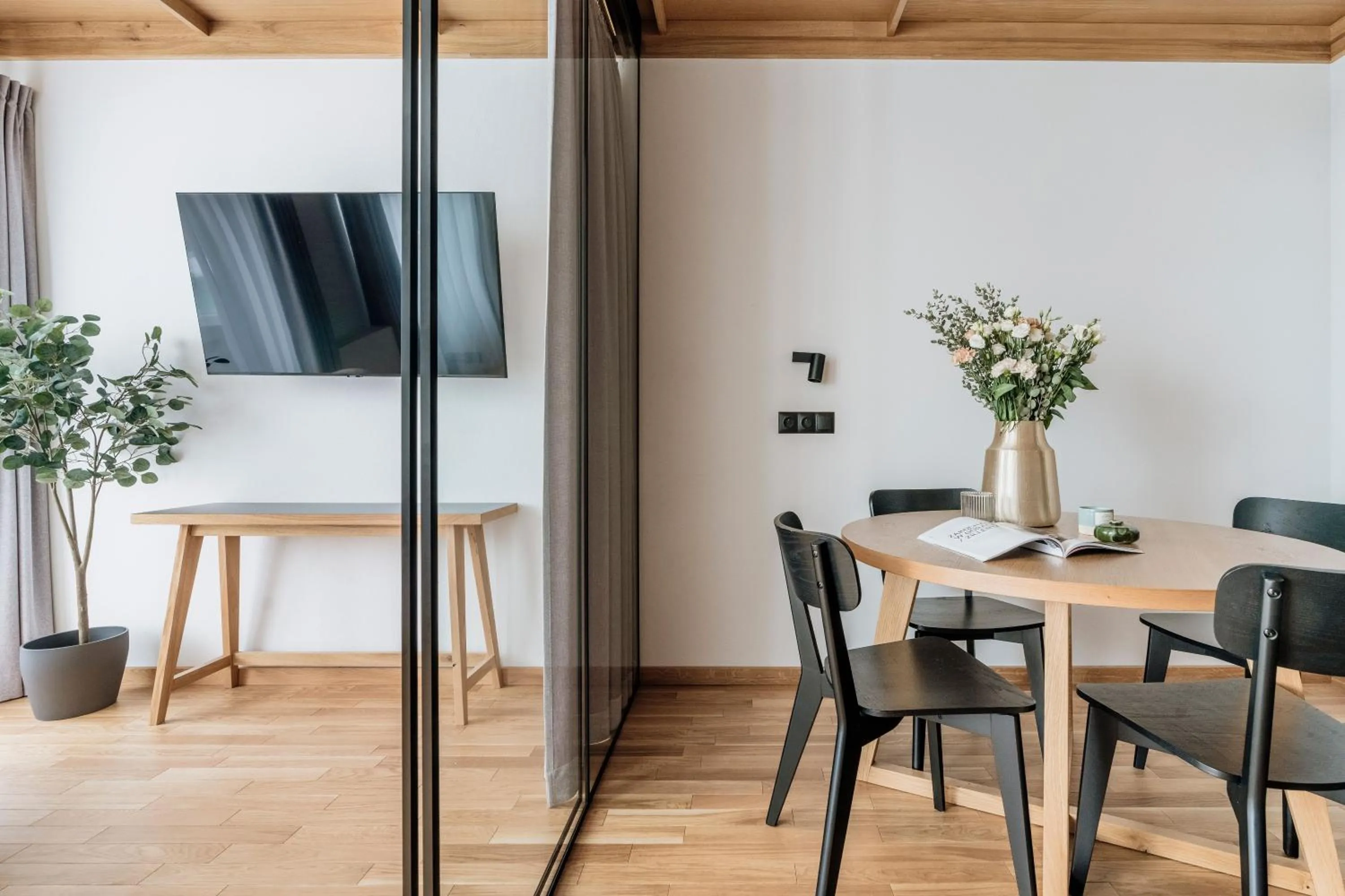 TV and multimedia in White Hills - LoftAffair Spa Collection