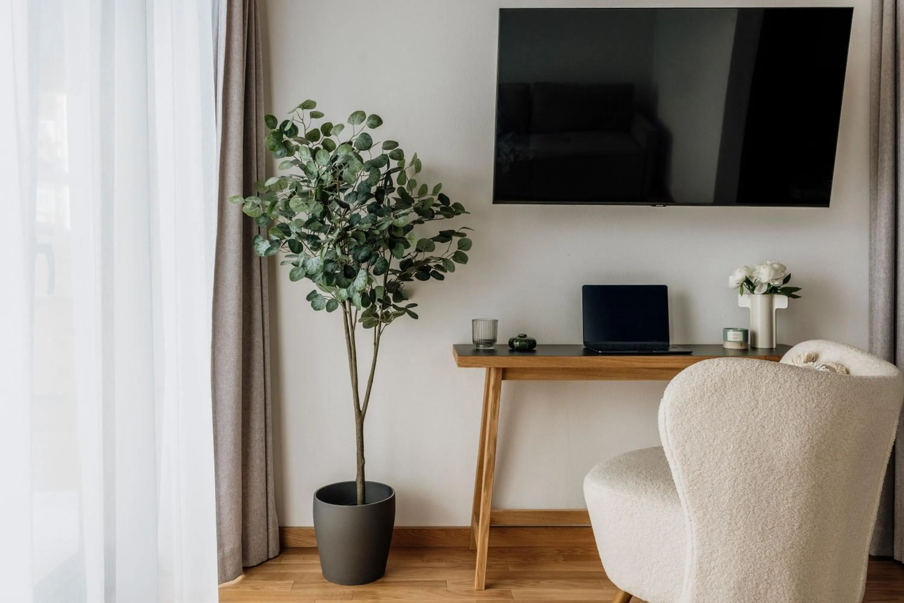 TV and multimedia in White Hills - LoftAffair Spa Collection