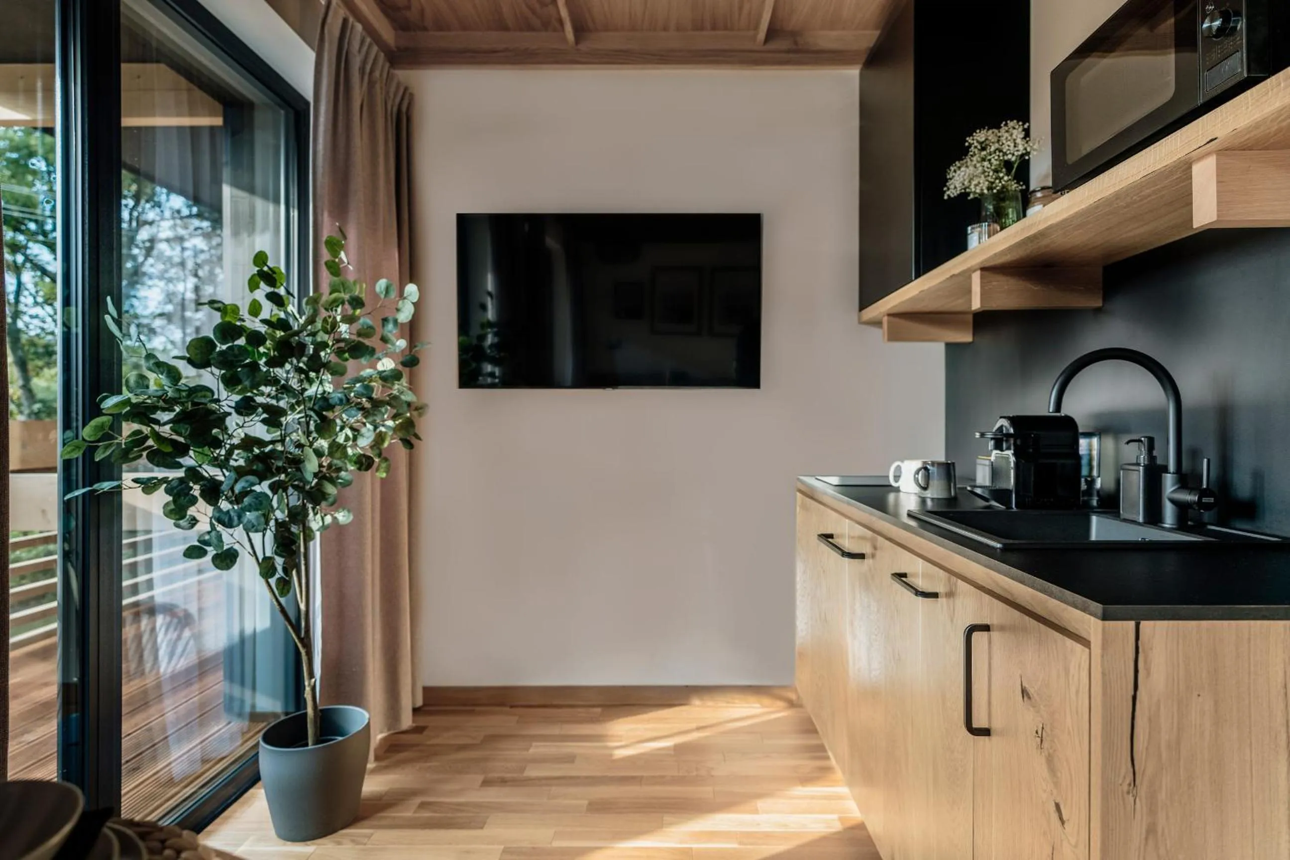 TV and multimedia in White Hills - LoftAffair Spa Collection