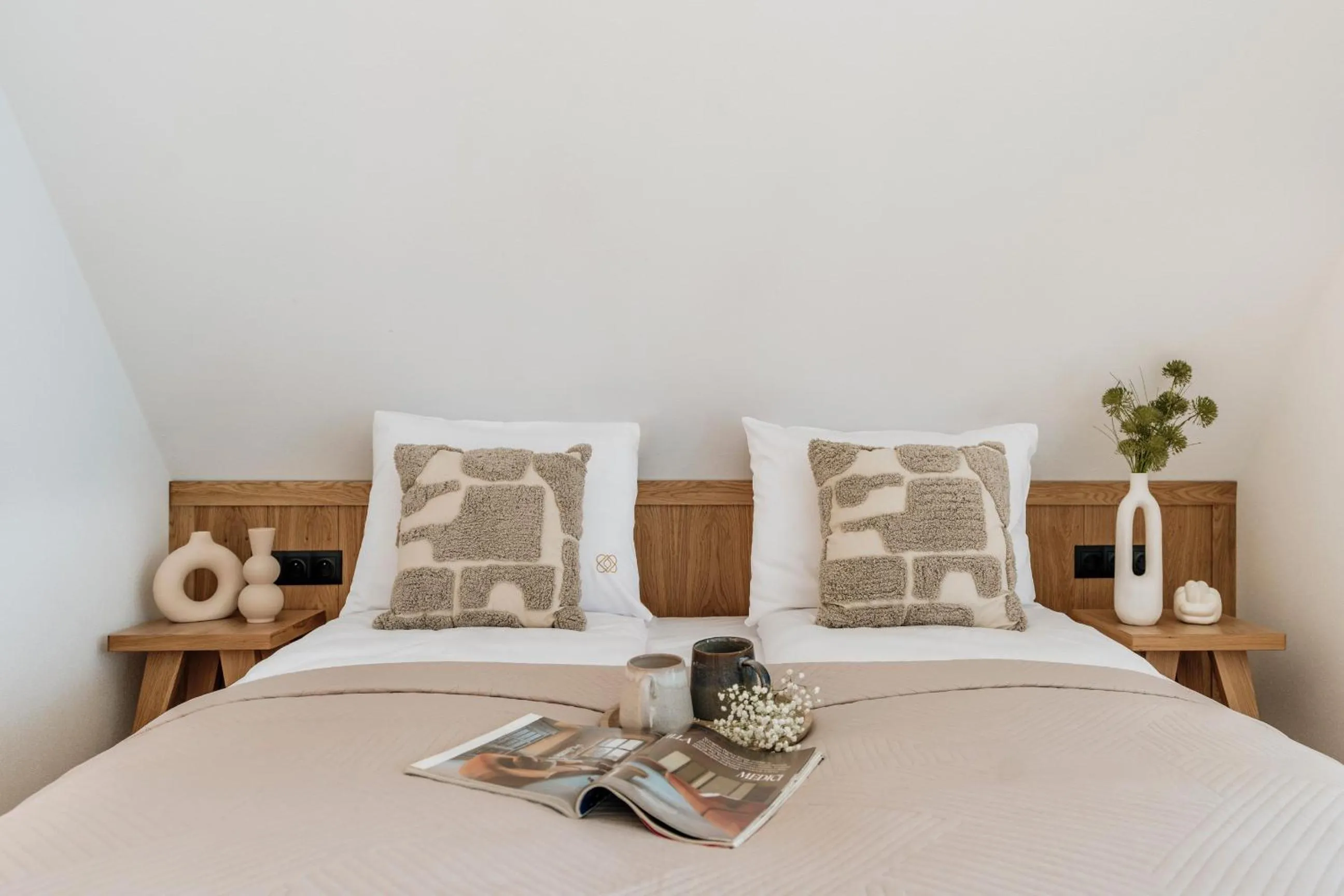 Bed in White Hills - LoftAffair Spa Collection