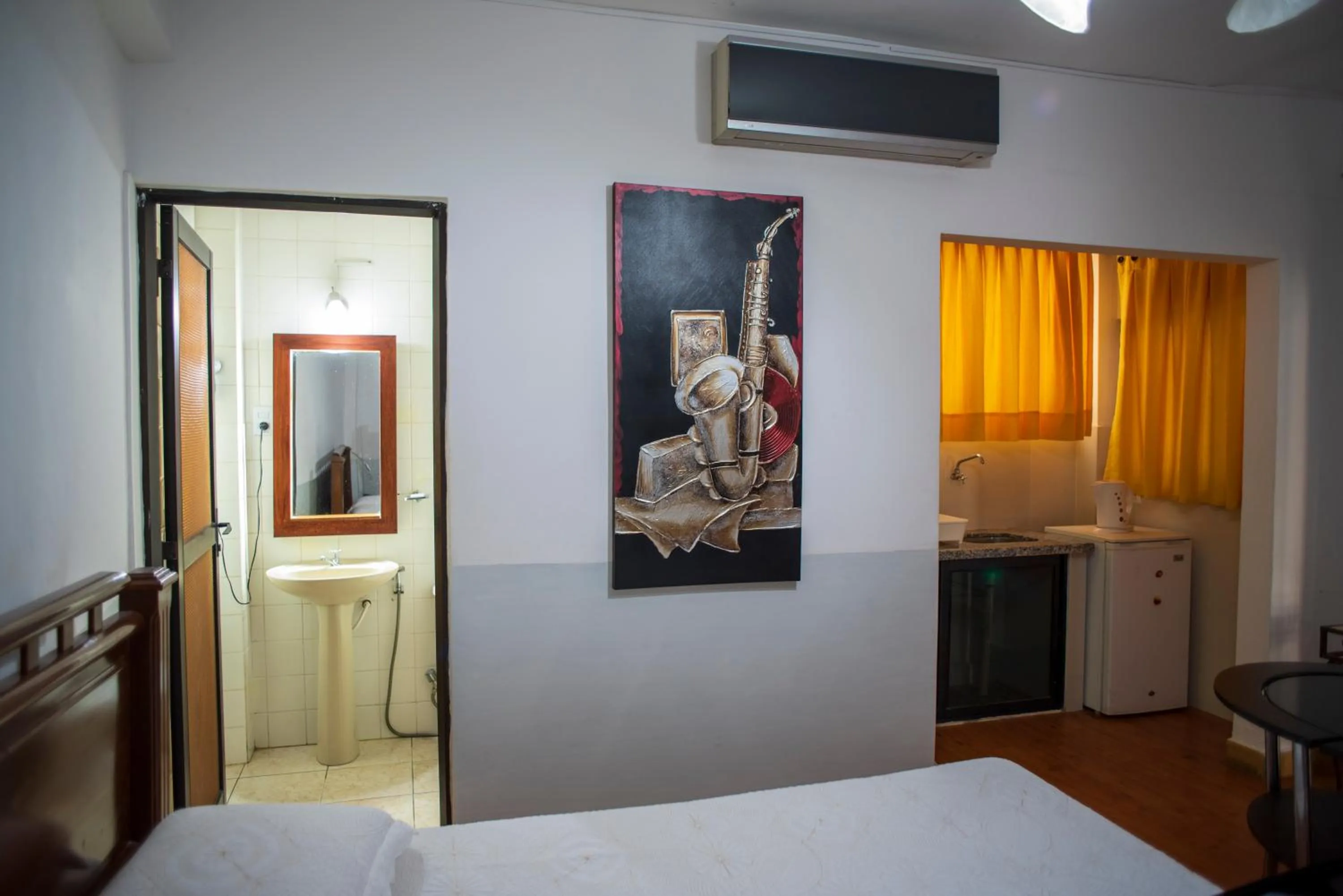 Bathroom, Bed in Buen Retiro Apart Hotel