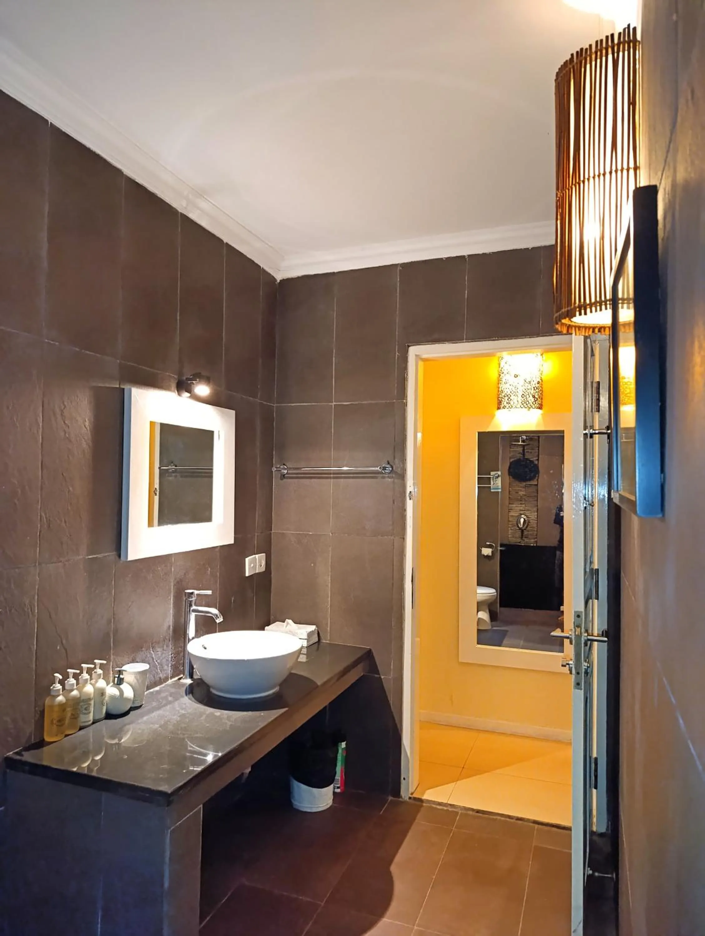 Bathroom in Scallywags Smugglers