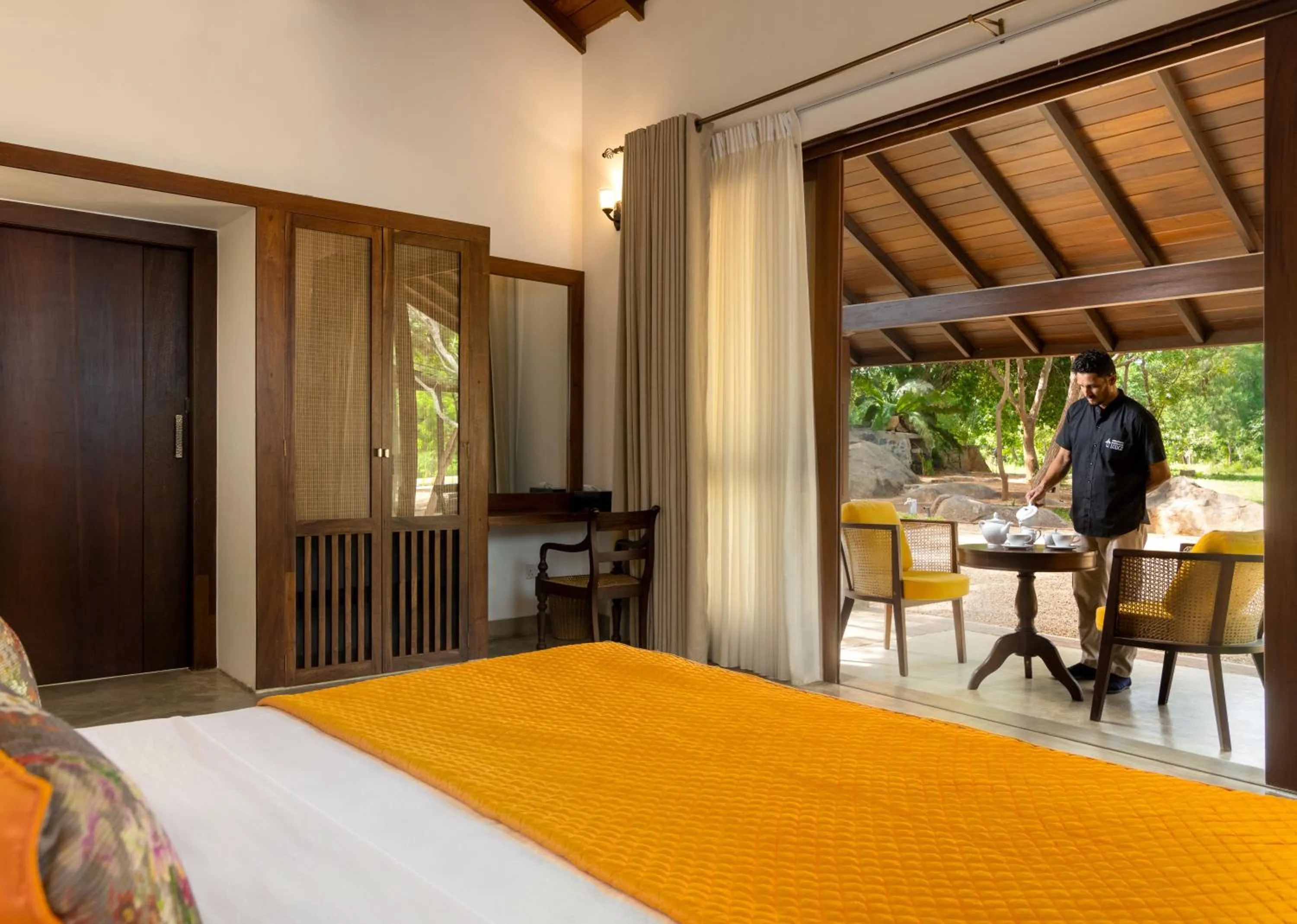 Summer, Bed in Koragaha Lodge - Yala
