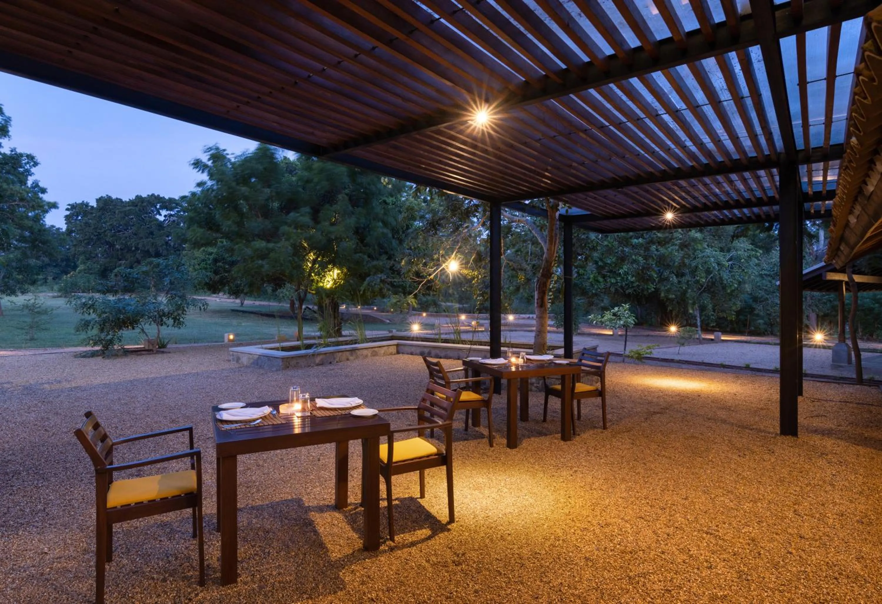 Restaurant/places to eat in Koragaha Lodge - Yala