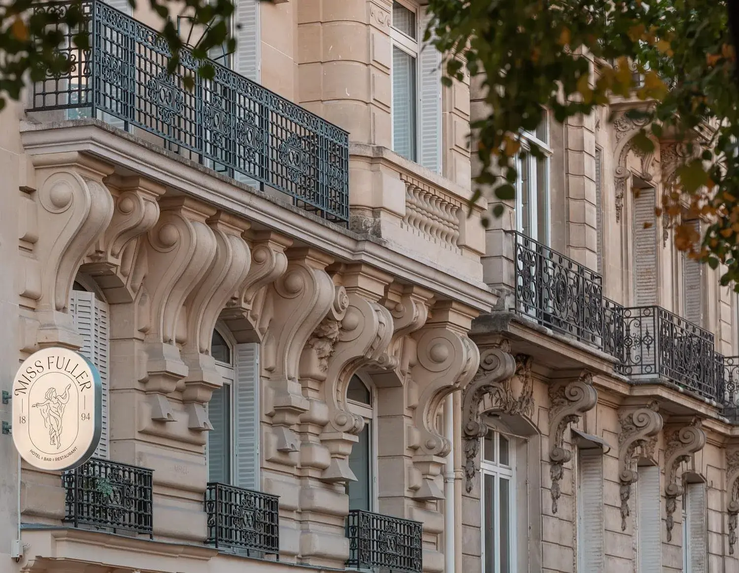 Property building in Miss Fuller Property building in Miss Fuller