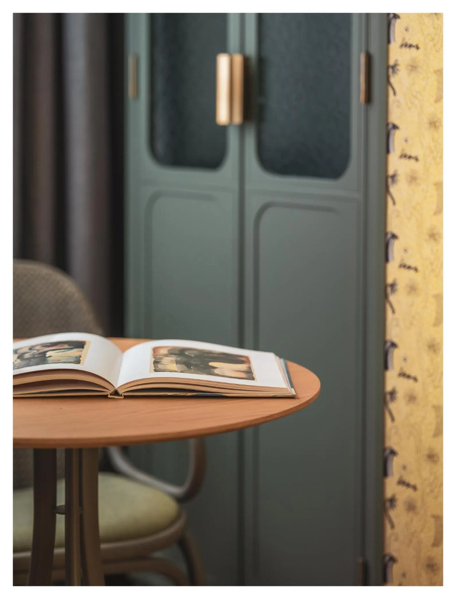 Photo of the whole room in Miss Fuller