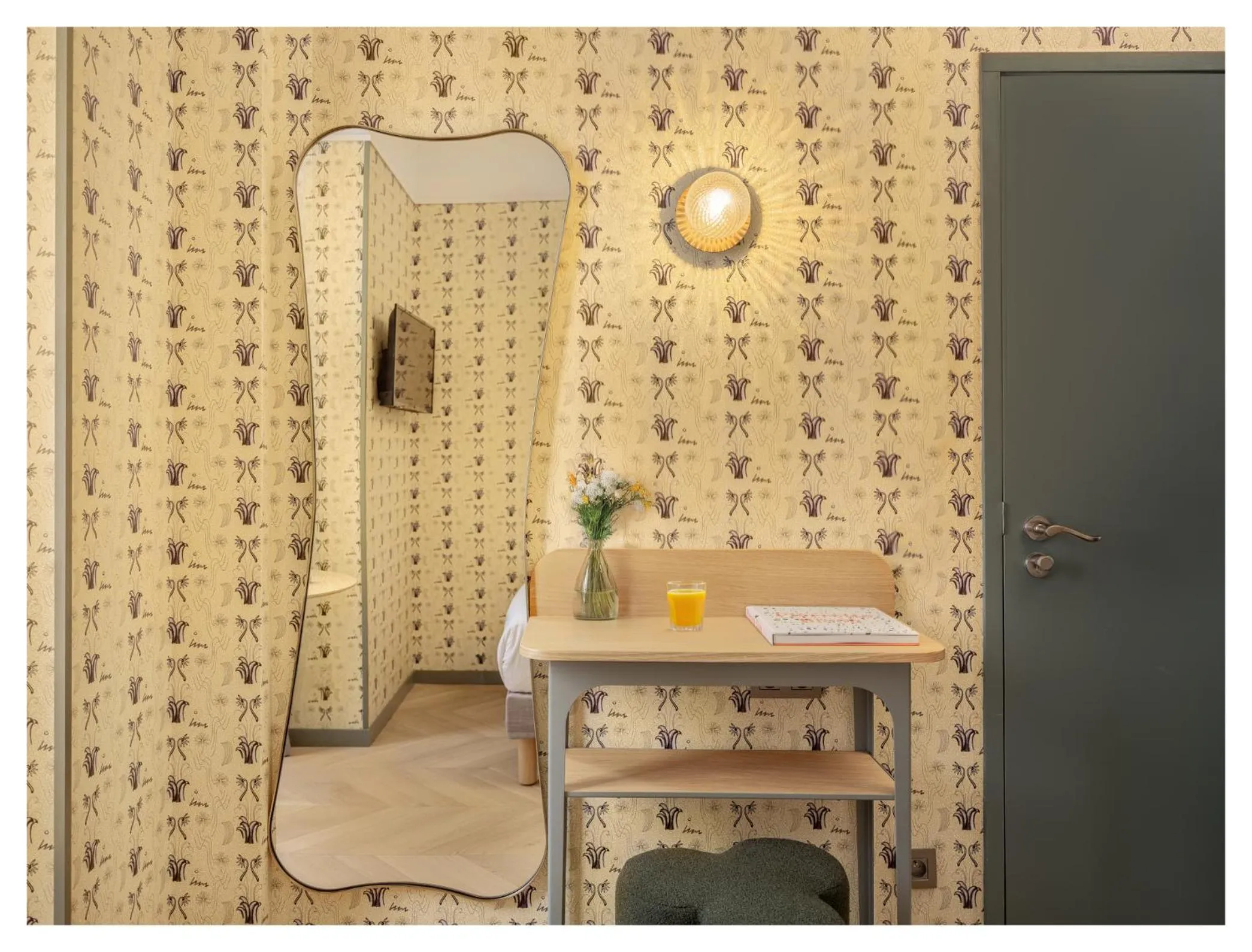 Photo of the whole room in Miss Fuller