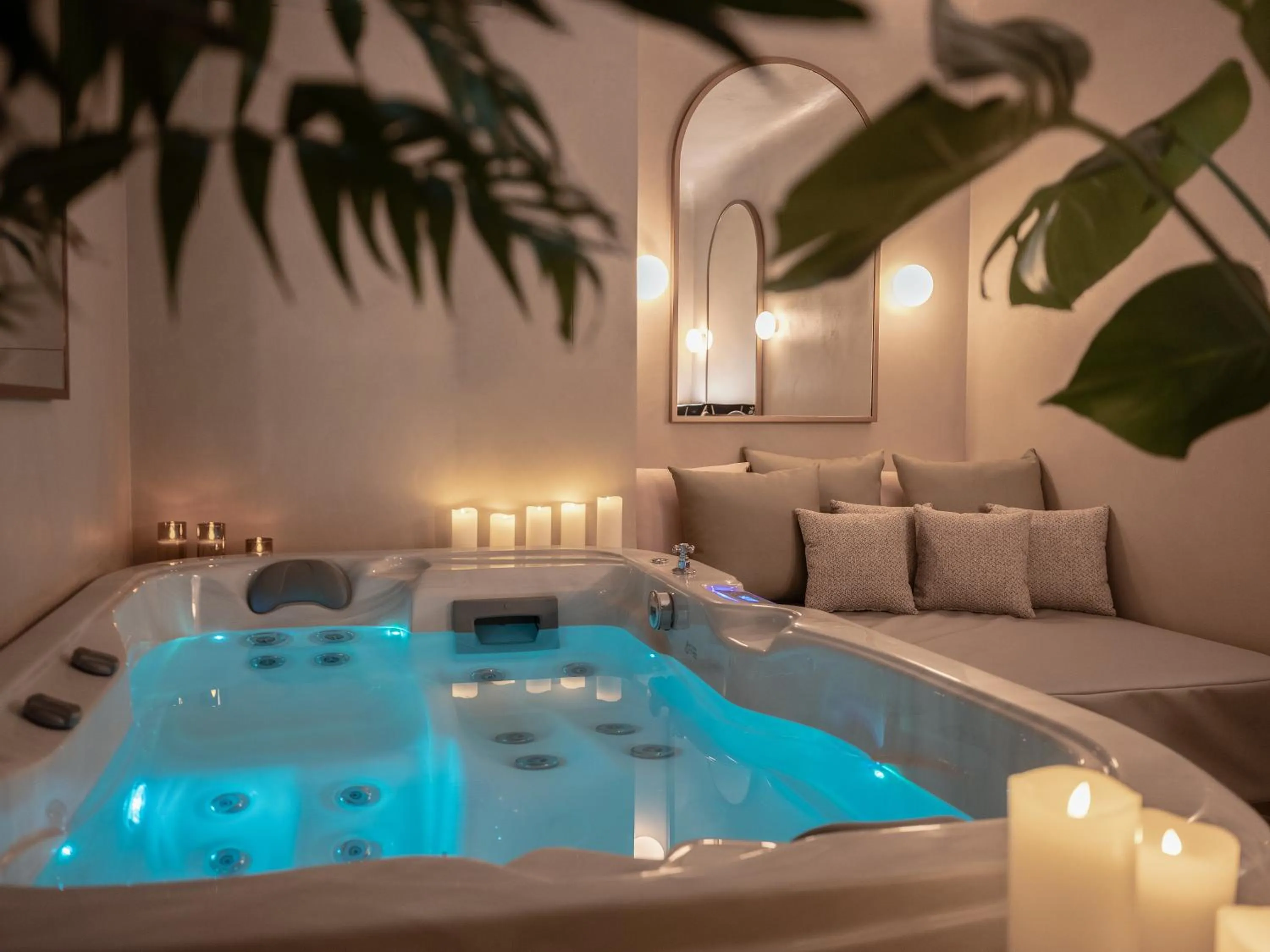 Hot Tub in Miss Fuller