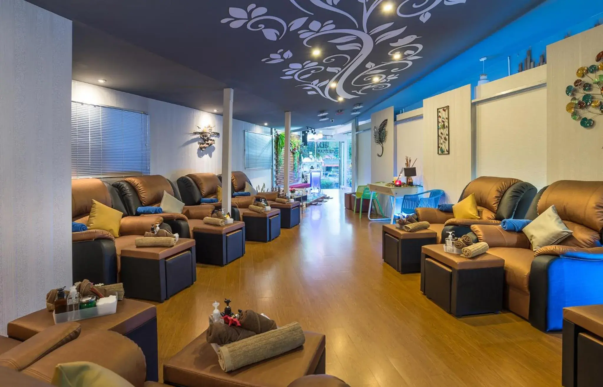 Massage in iDeal Beds Hostel Ao Nang Beach Massage in iDeal Beds Hostel Ao Nang Beach