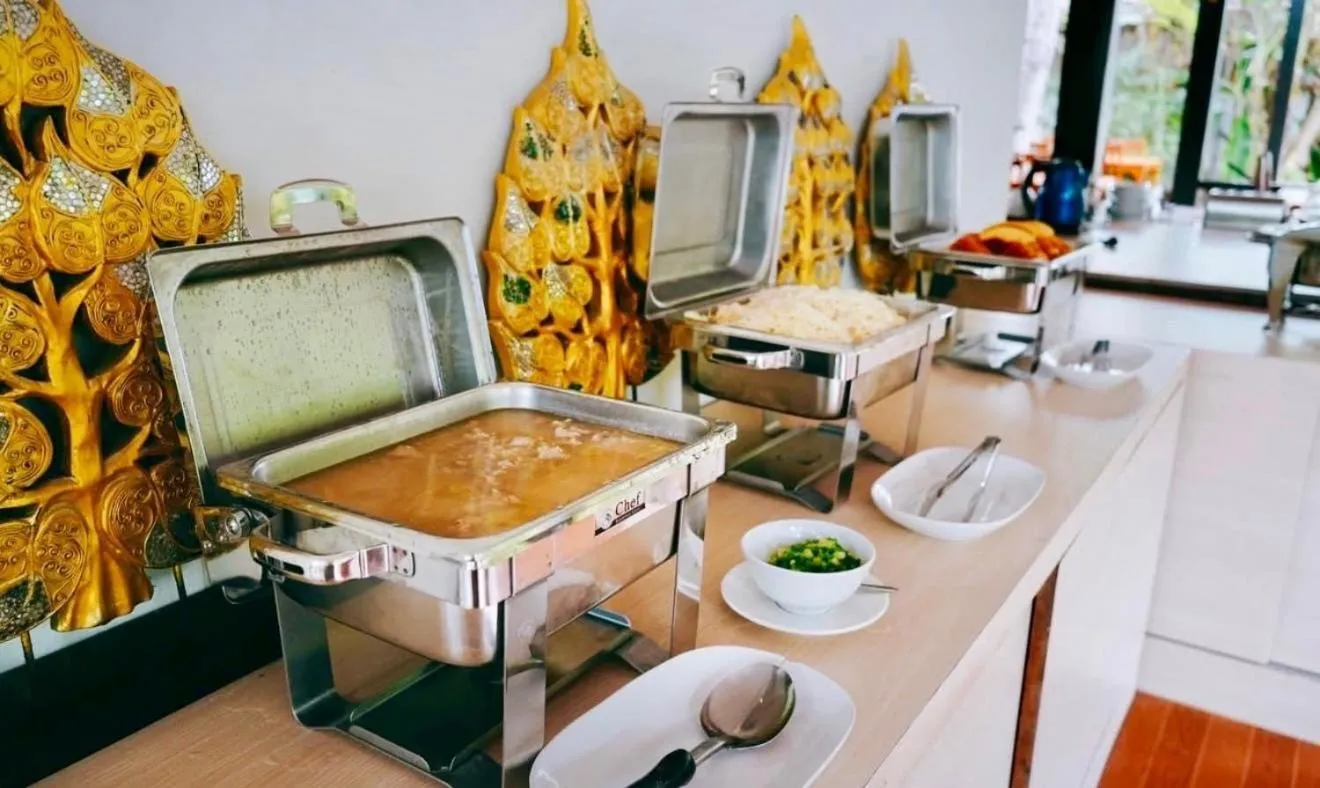 Food in Kathalee Beach Resort