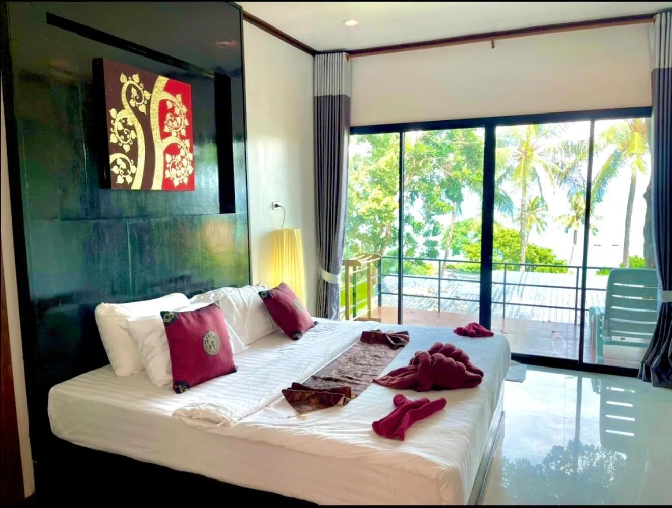 Bed in Kathalee Beach Resort