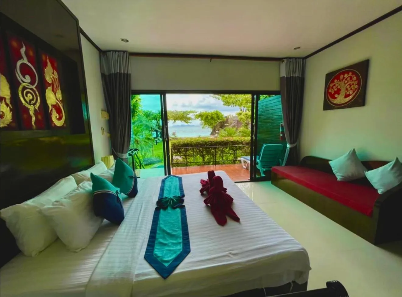 Bedroom, Bed in Kathalee Beach Resort