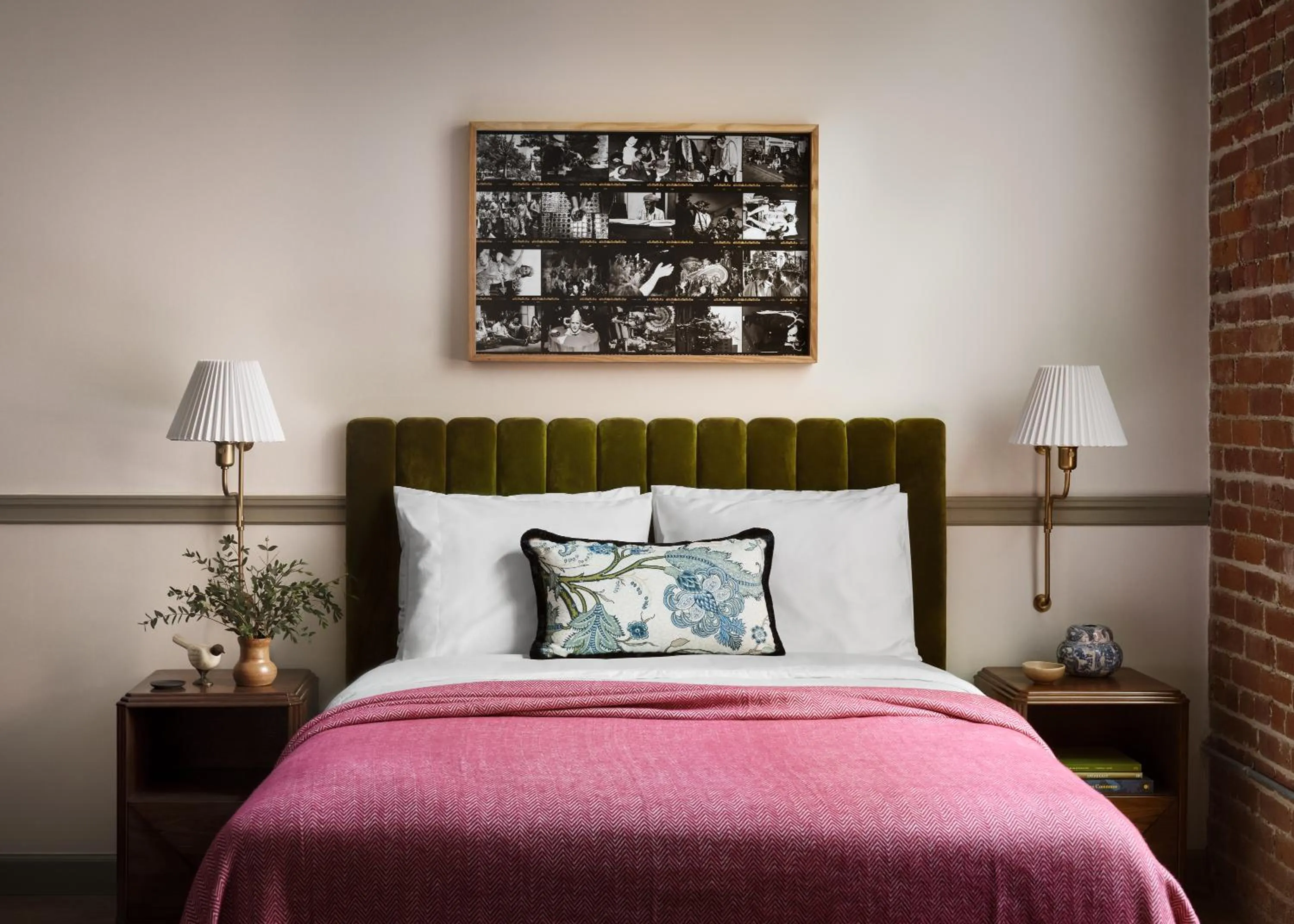 Bed in Memoir Warehouse District