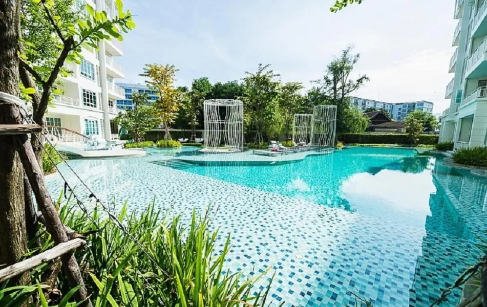 Summer Huahin Condo 2 Bedrooms Pool View Classic Room