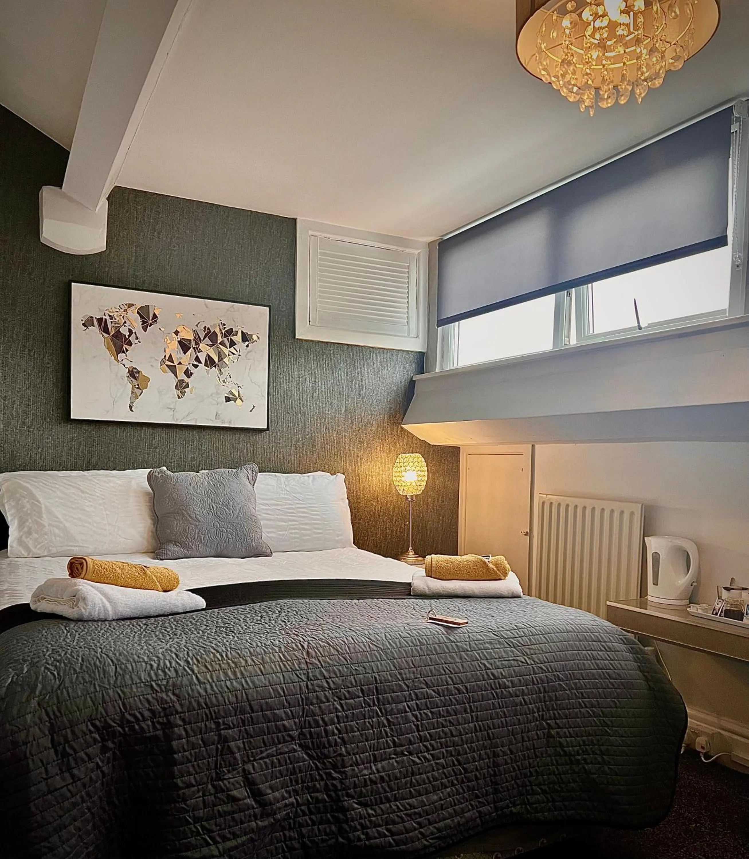 Bedroom, Bed in St Andrews house Hotel