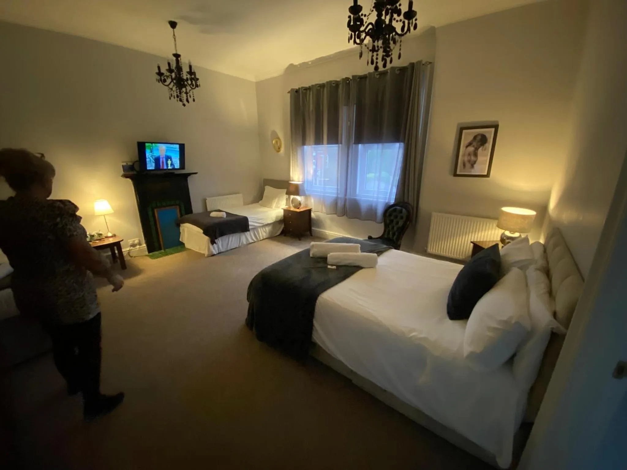 Photo of the whole room, Bed in St Andrews house Hotel