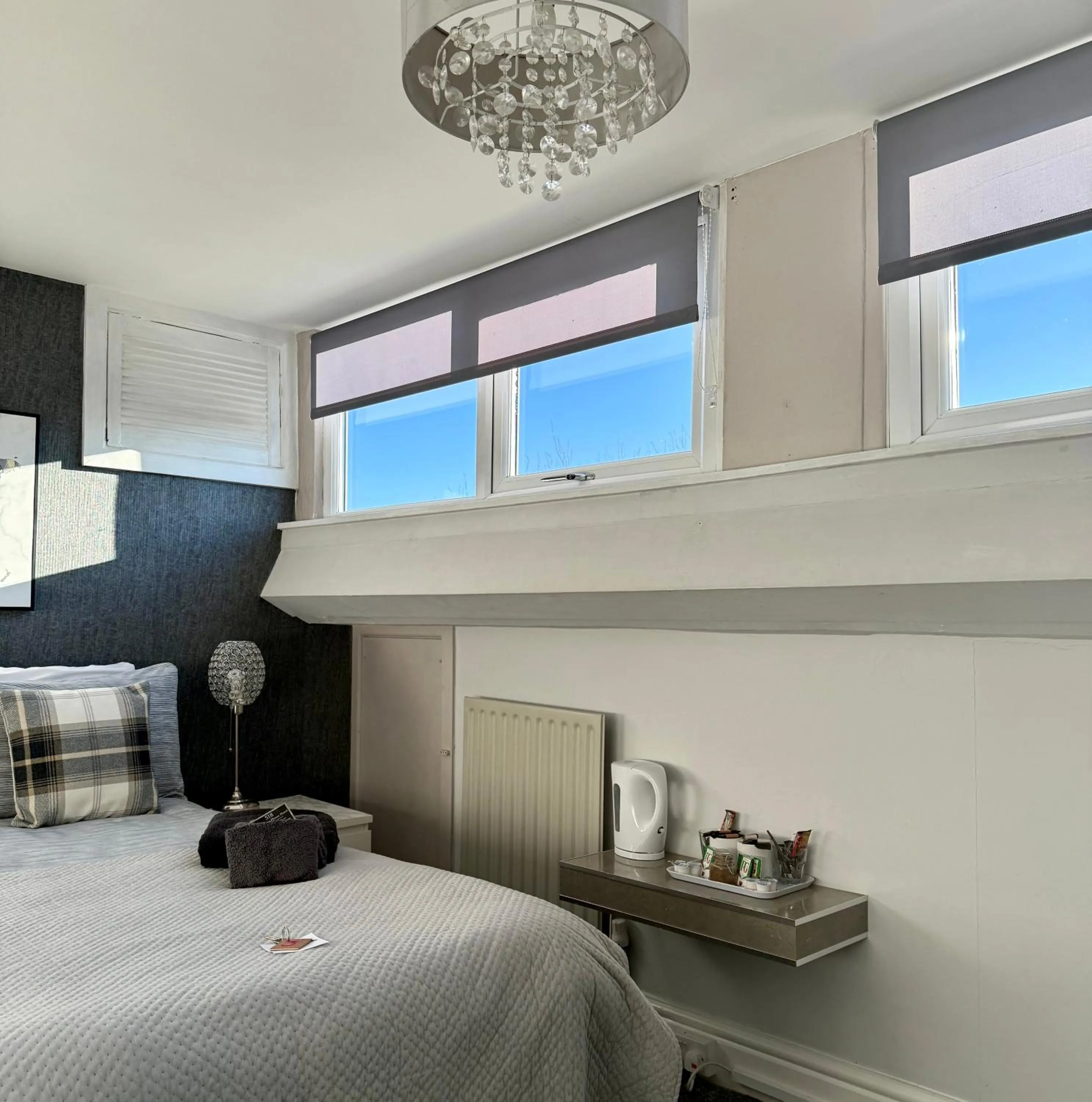 Bedroom, Bed in St Andrews house Hotel