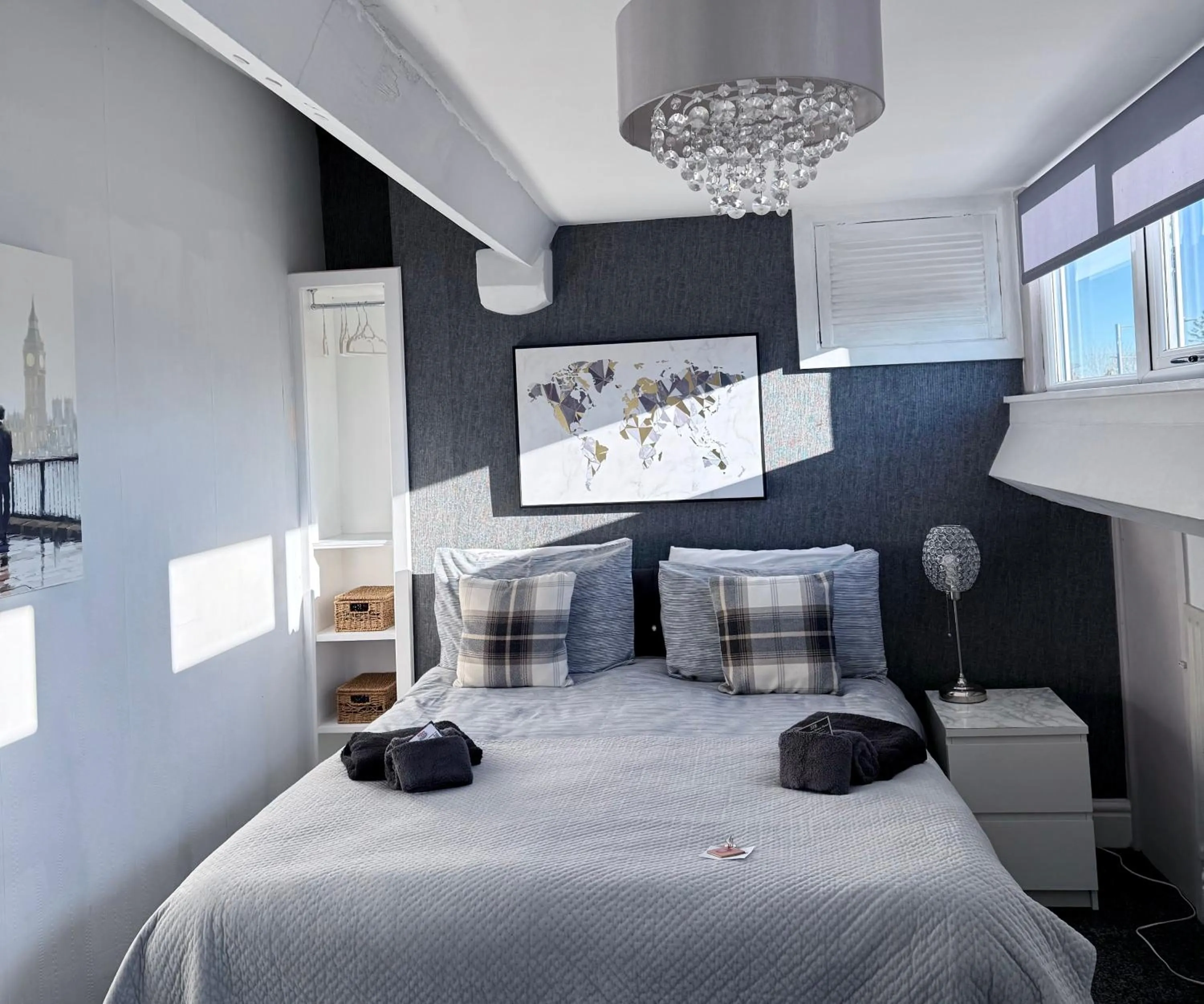 Bedroom, Bed in St Andrews house Hotel