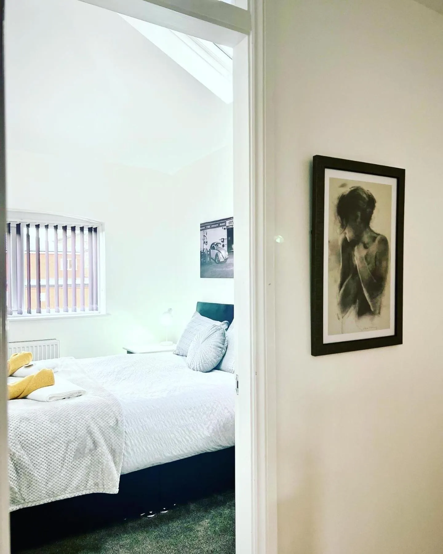 Bedroom, Bed in St Andrews house Hotel