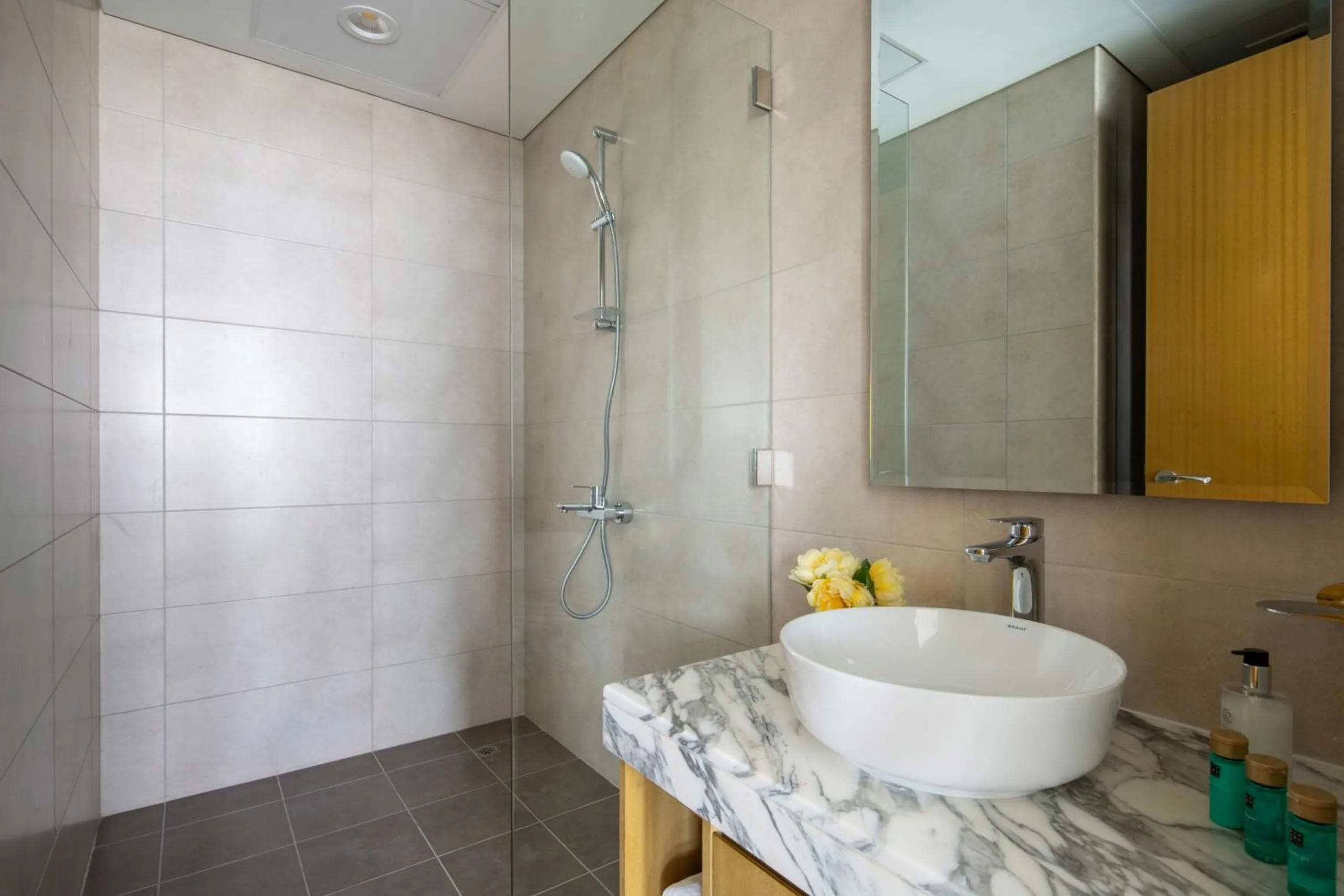 Other in Frank Porter - Aykon City Tower C