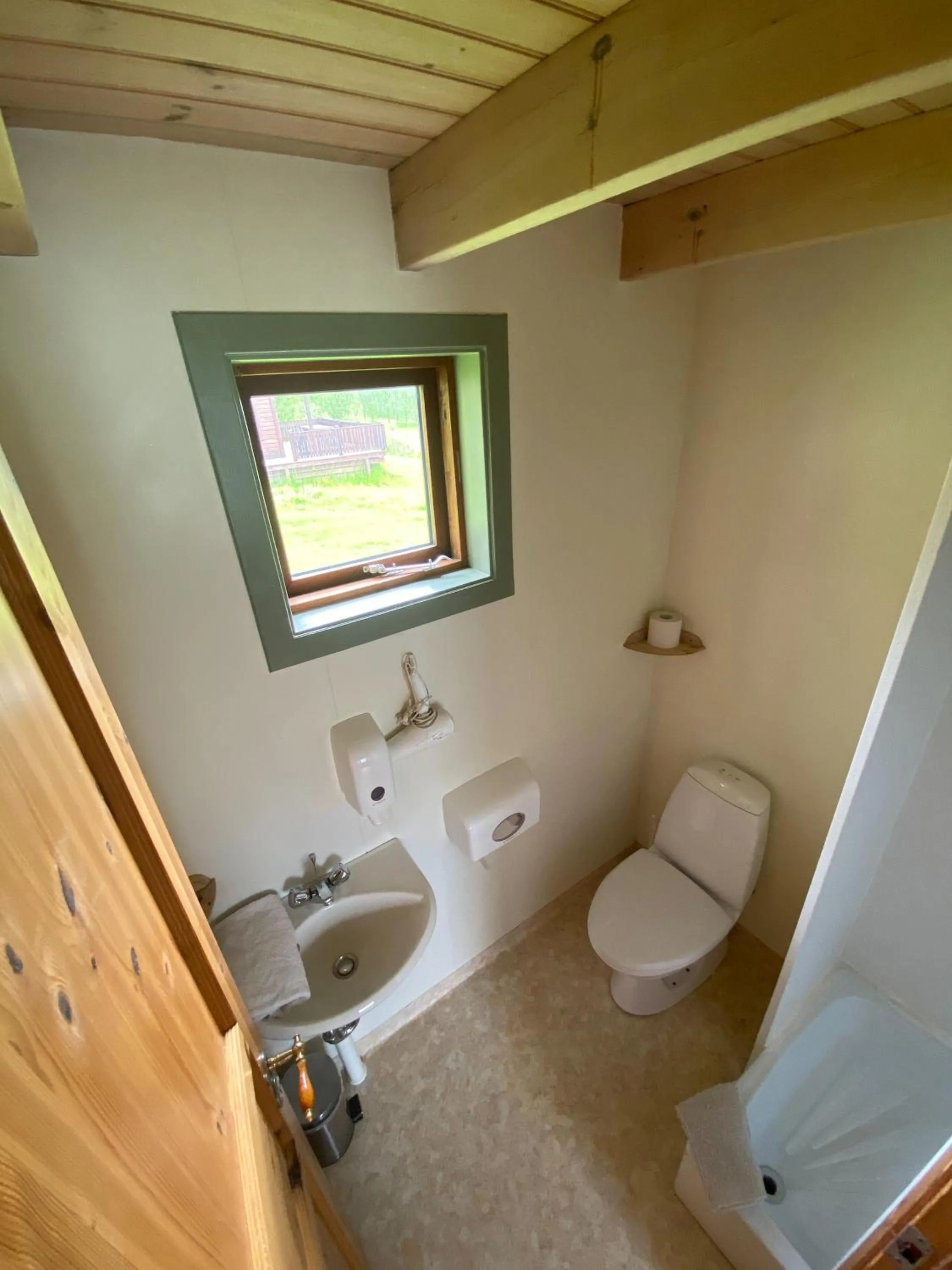 Toilet in Hörgsland Cottages