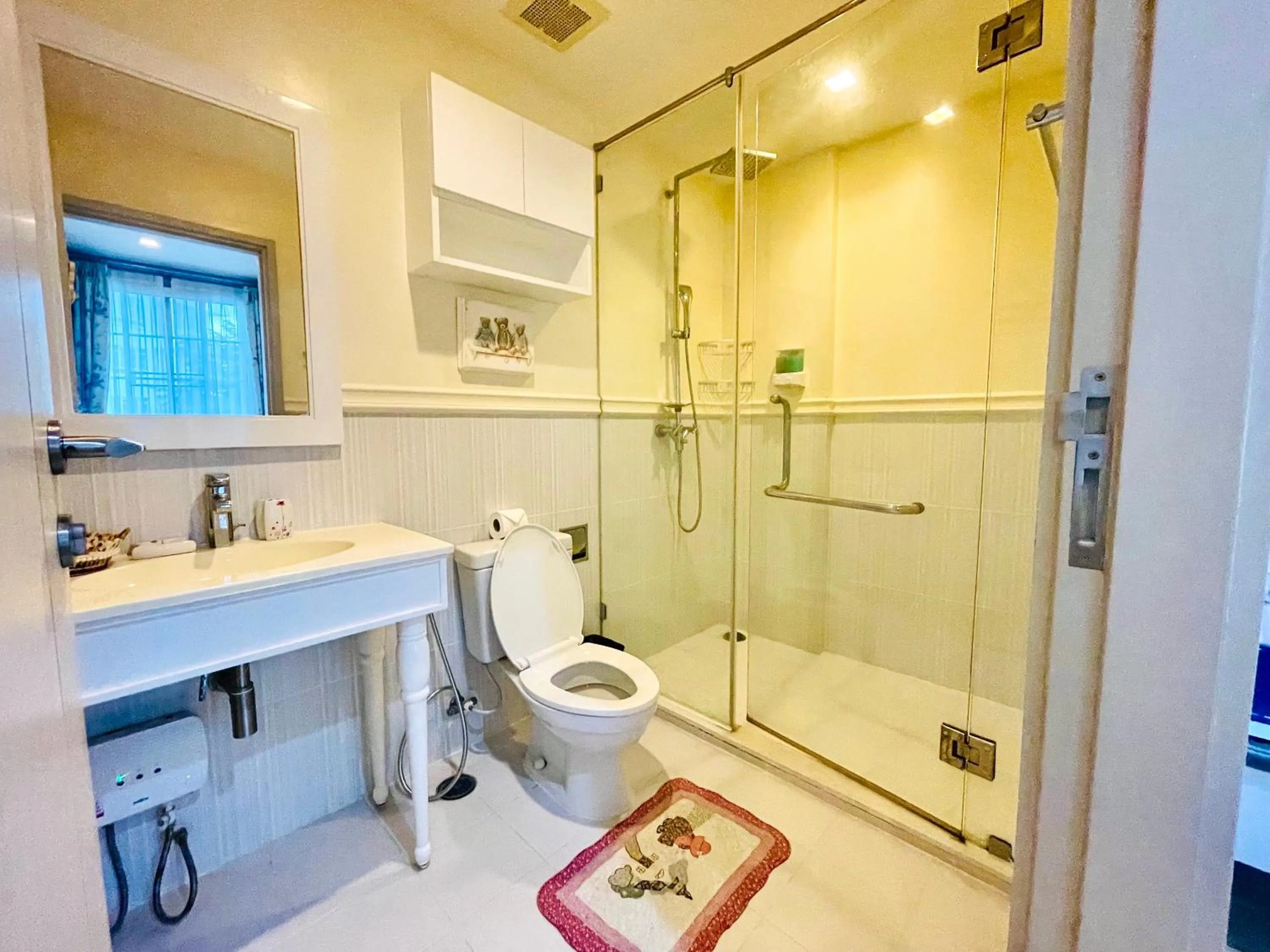 Summer Huahin Condo classic room pool view