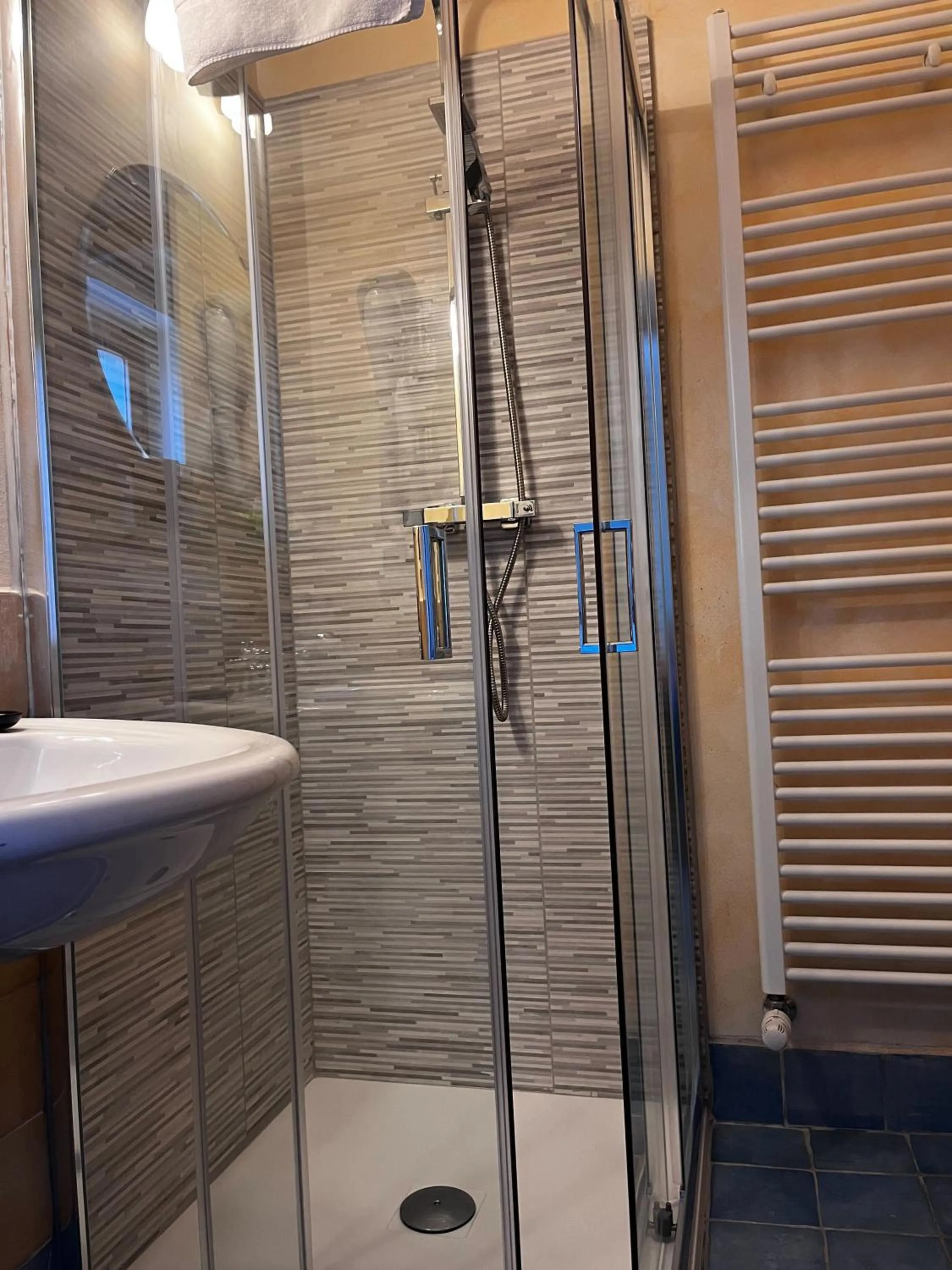 Bathroom in The Monna Lisa Resort