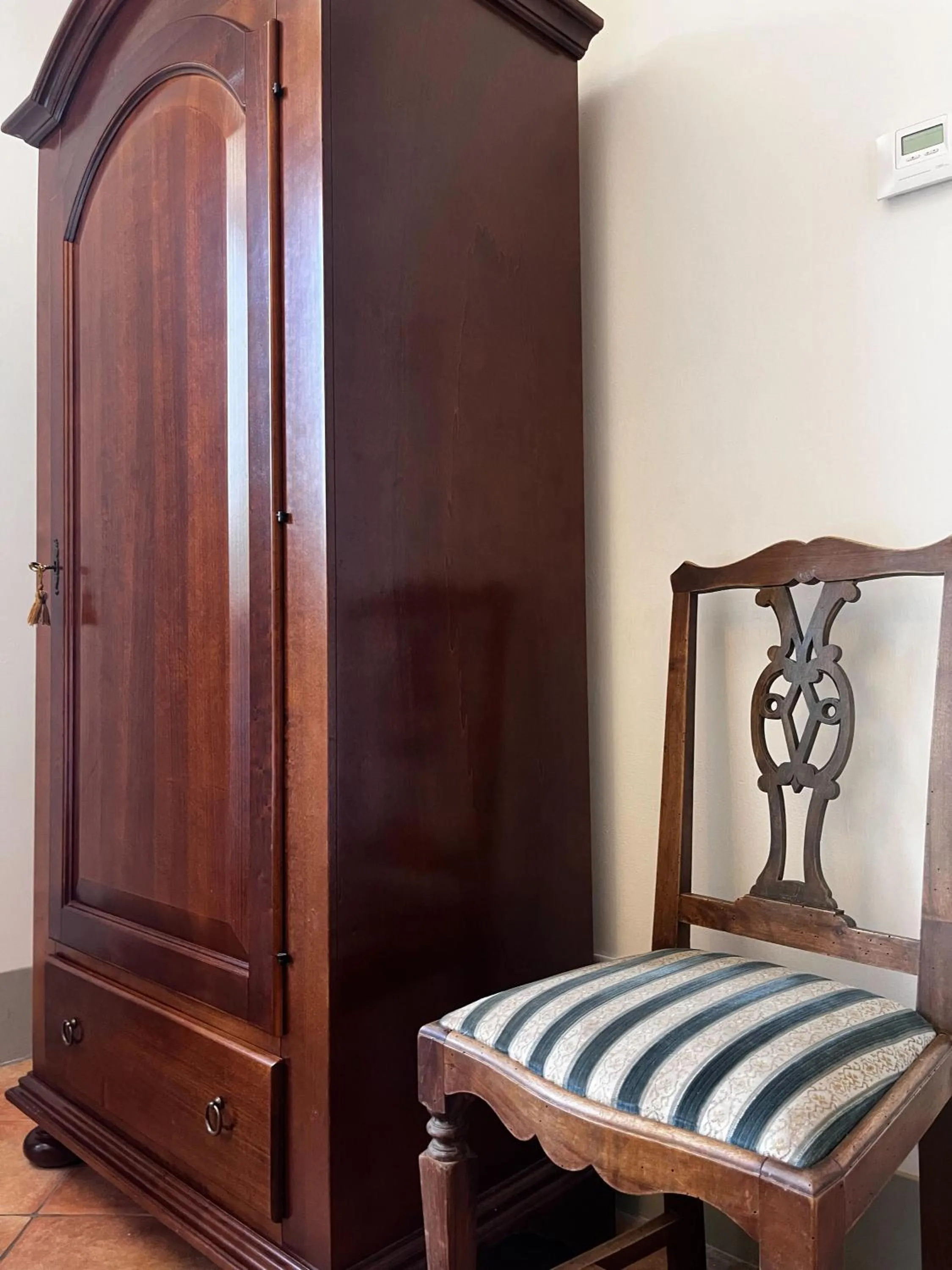 wardrobe in The Monna Lisa Resort