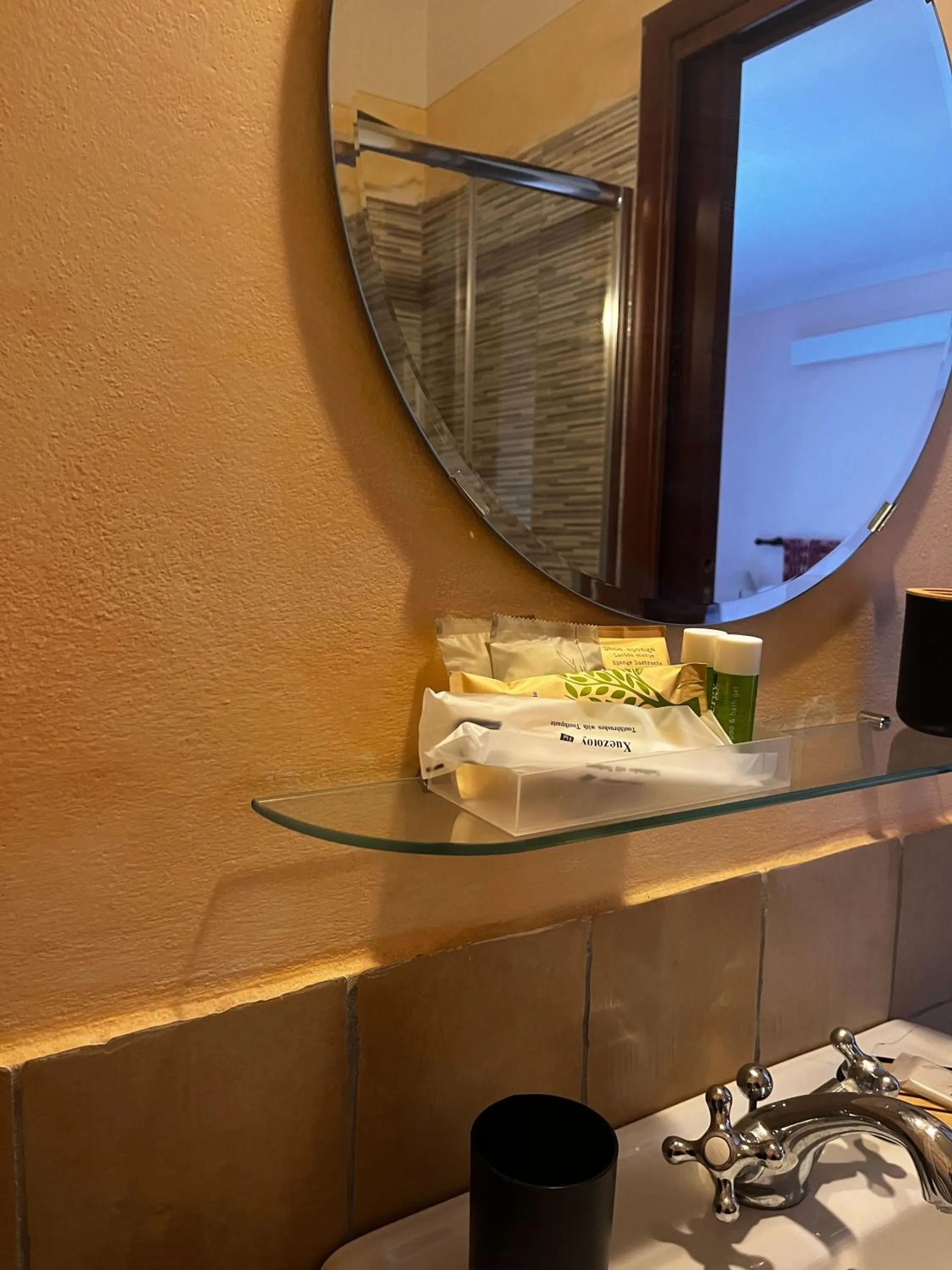 Bathroom in The Monna Lisa Resort