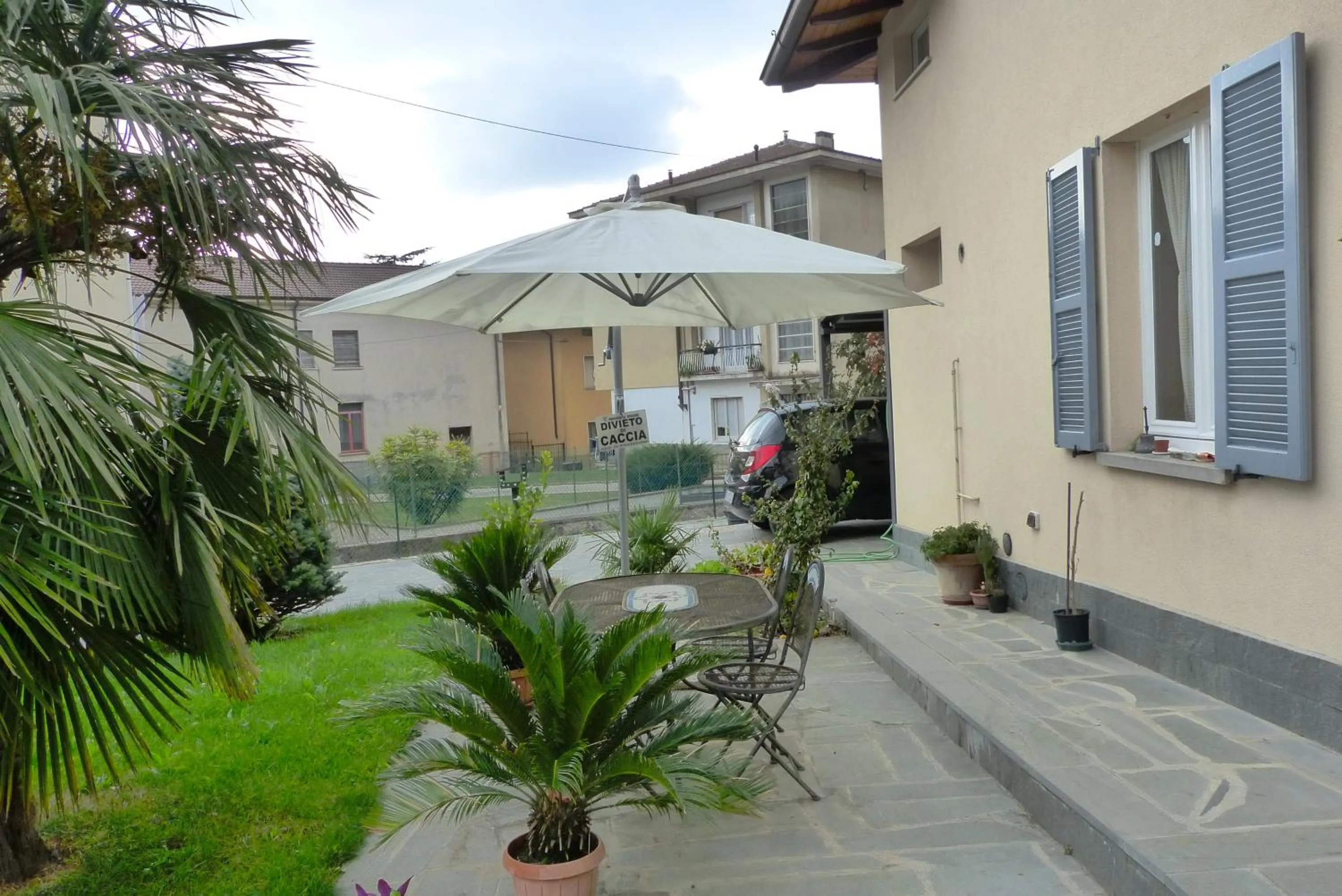 Patio in B & B Ametista Bergamo