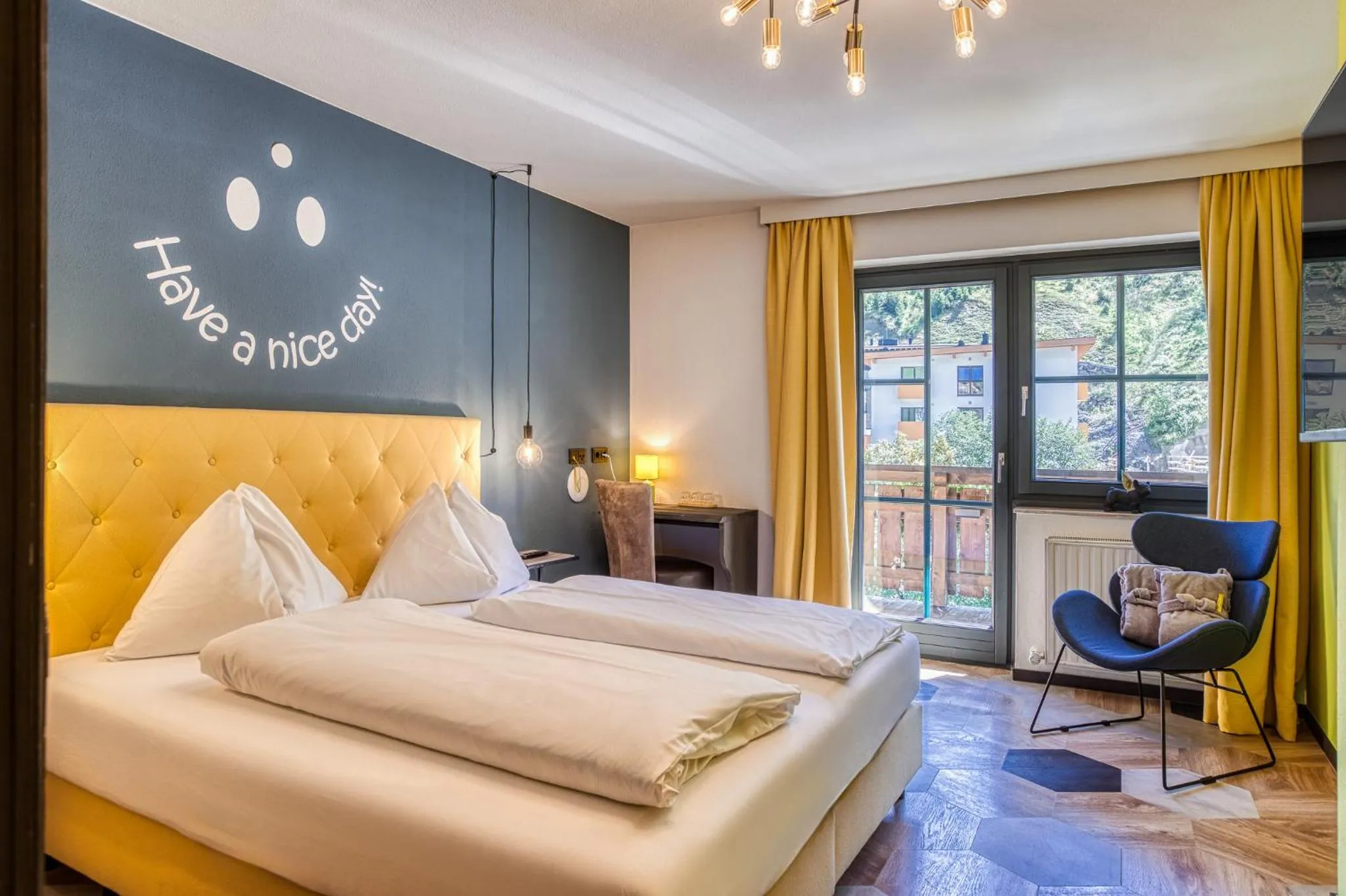 Photo of the whole room, Bed in Boutique House happYellow Saalbach