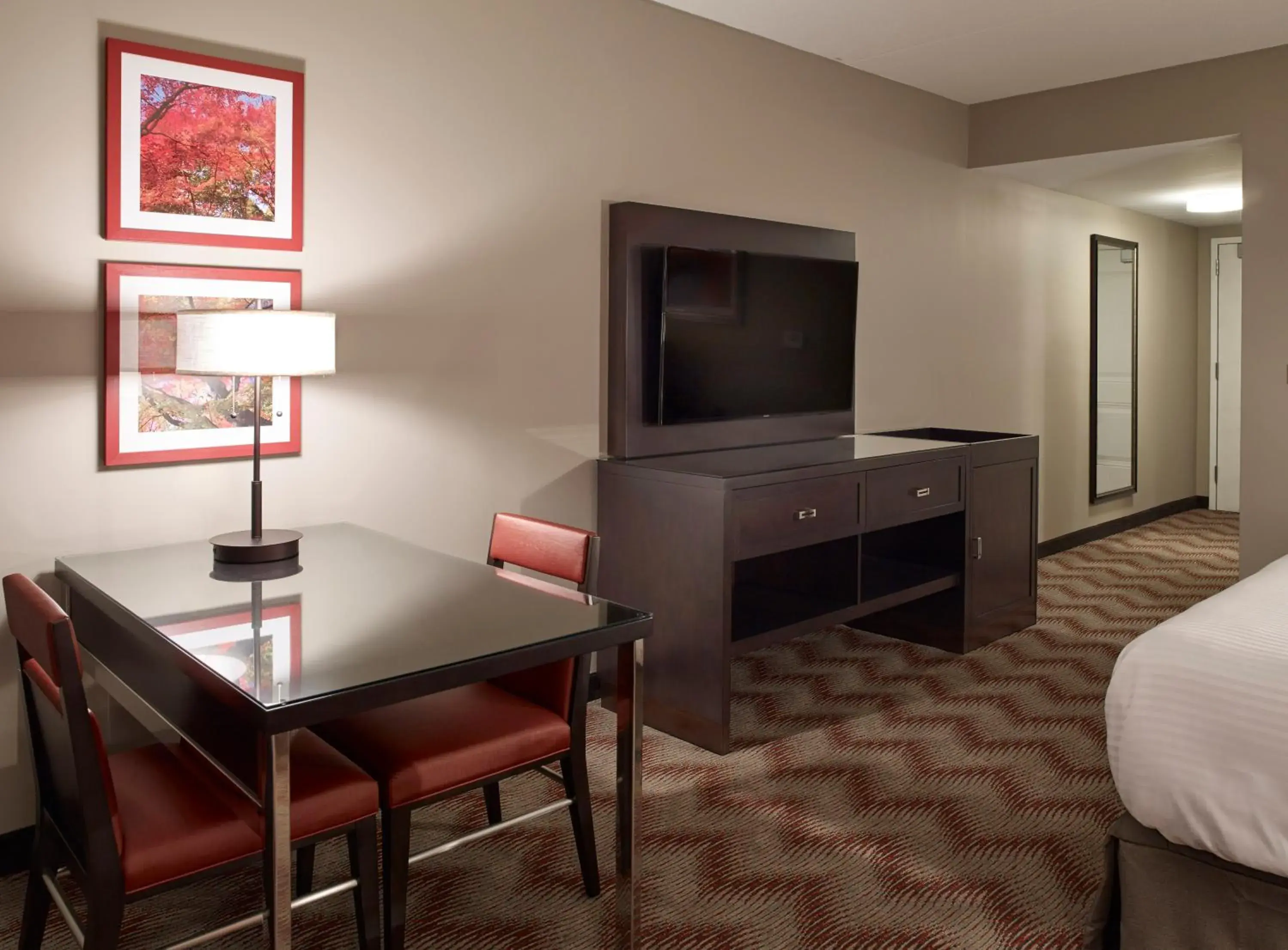 Deluxe King Room in Oxford Casino Hotel Deluxe King Room in Oxford Casino Hotel