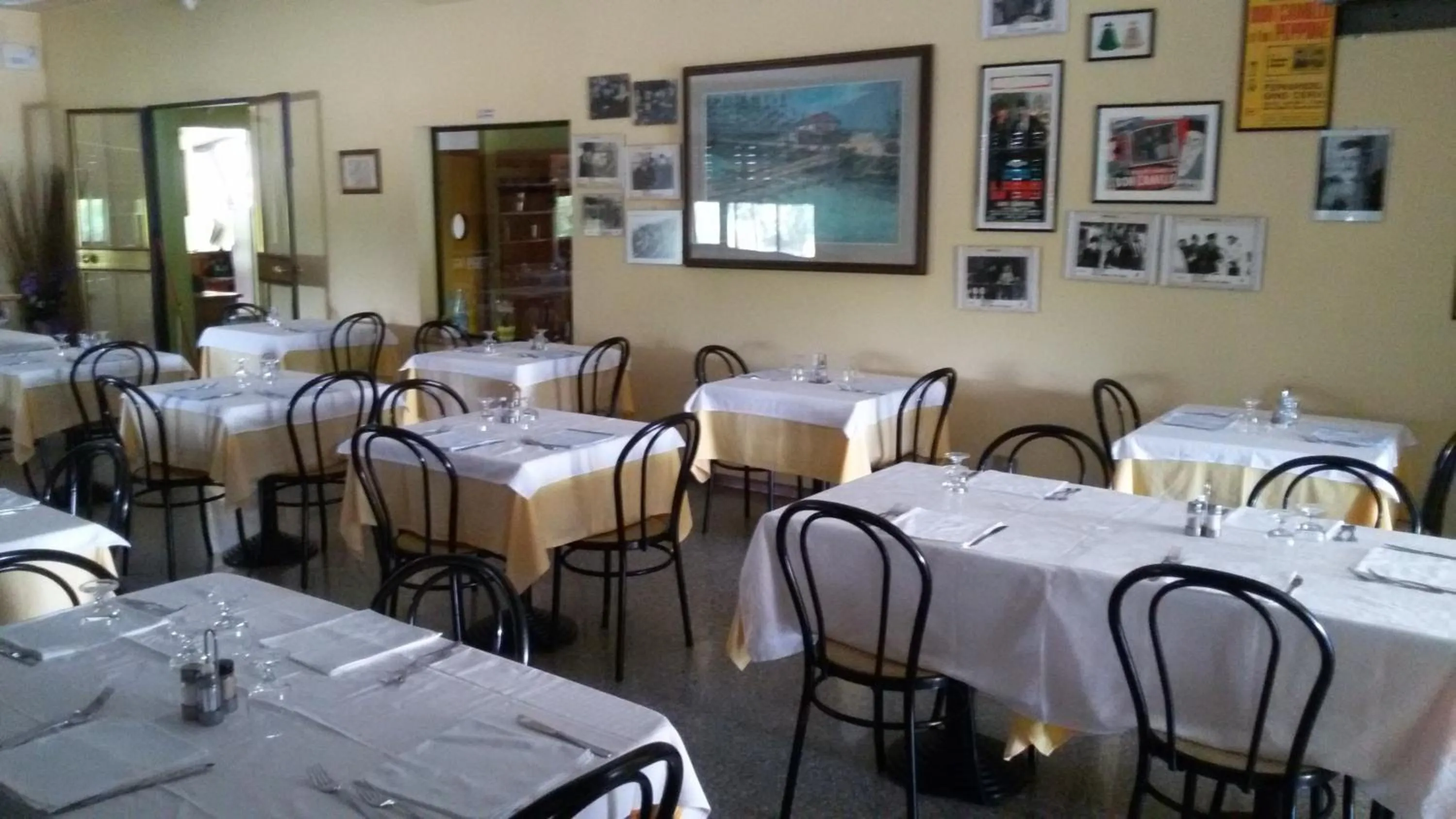 Restaurant/places to eat in Albergo del Po