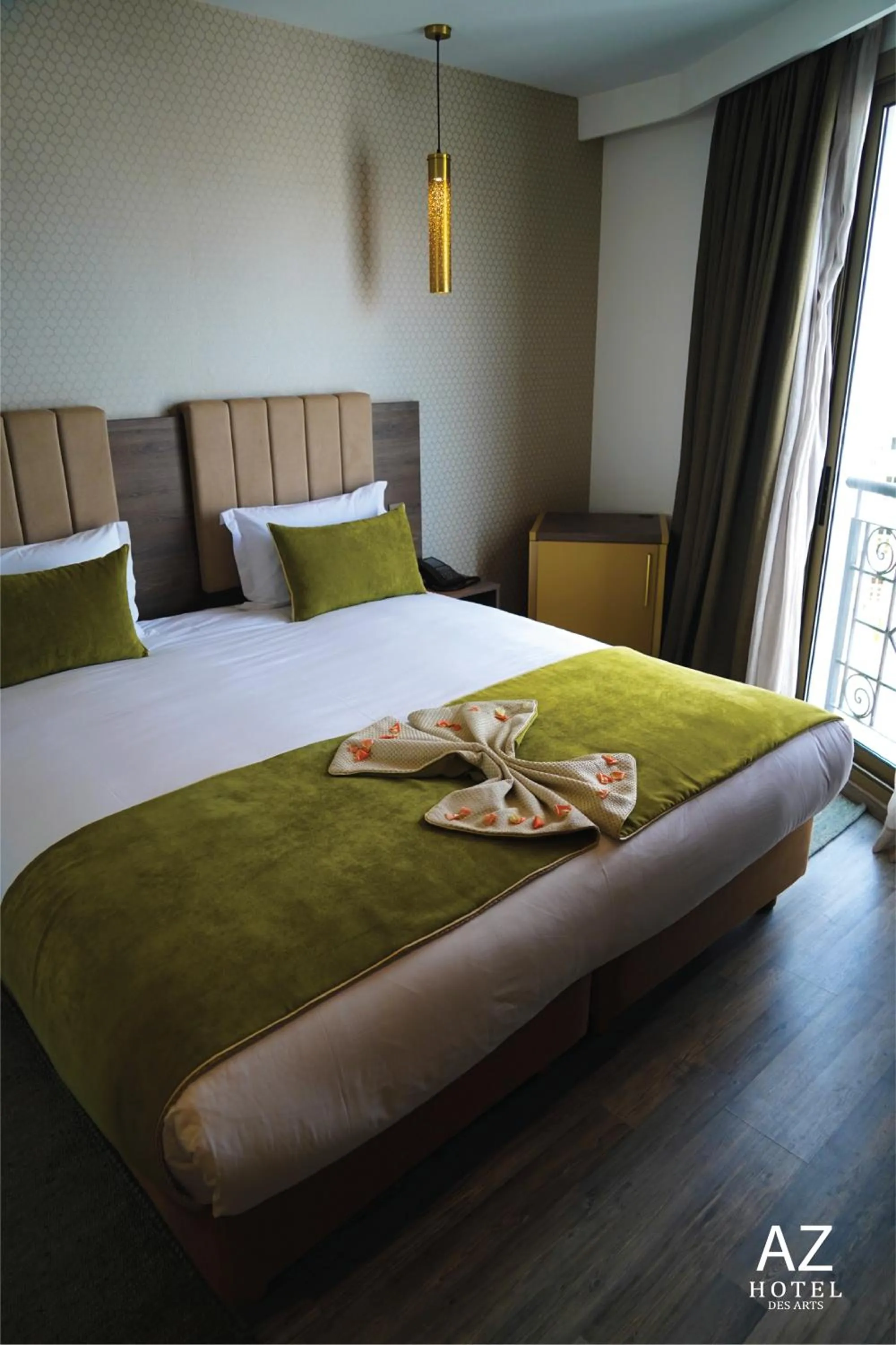 Bed in AZ hôtel des arts