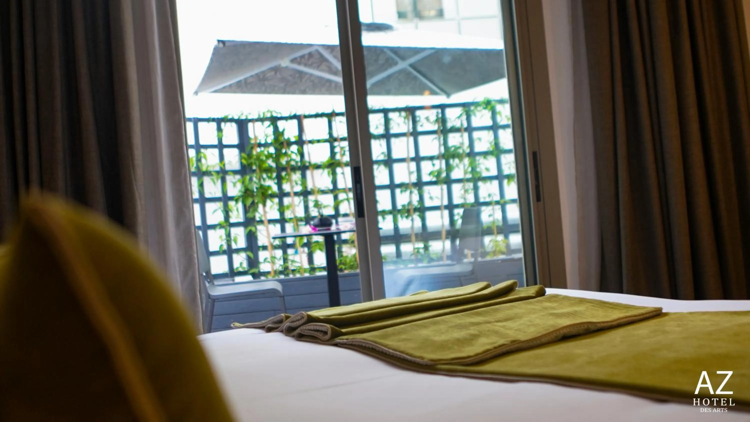 Bed in AZ hôtel des arts