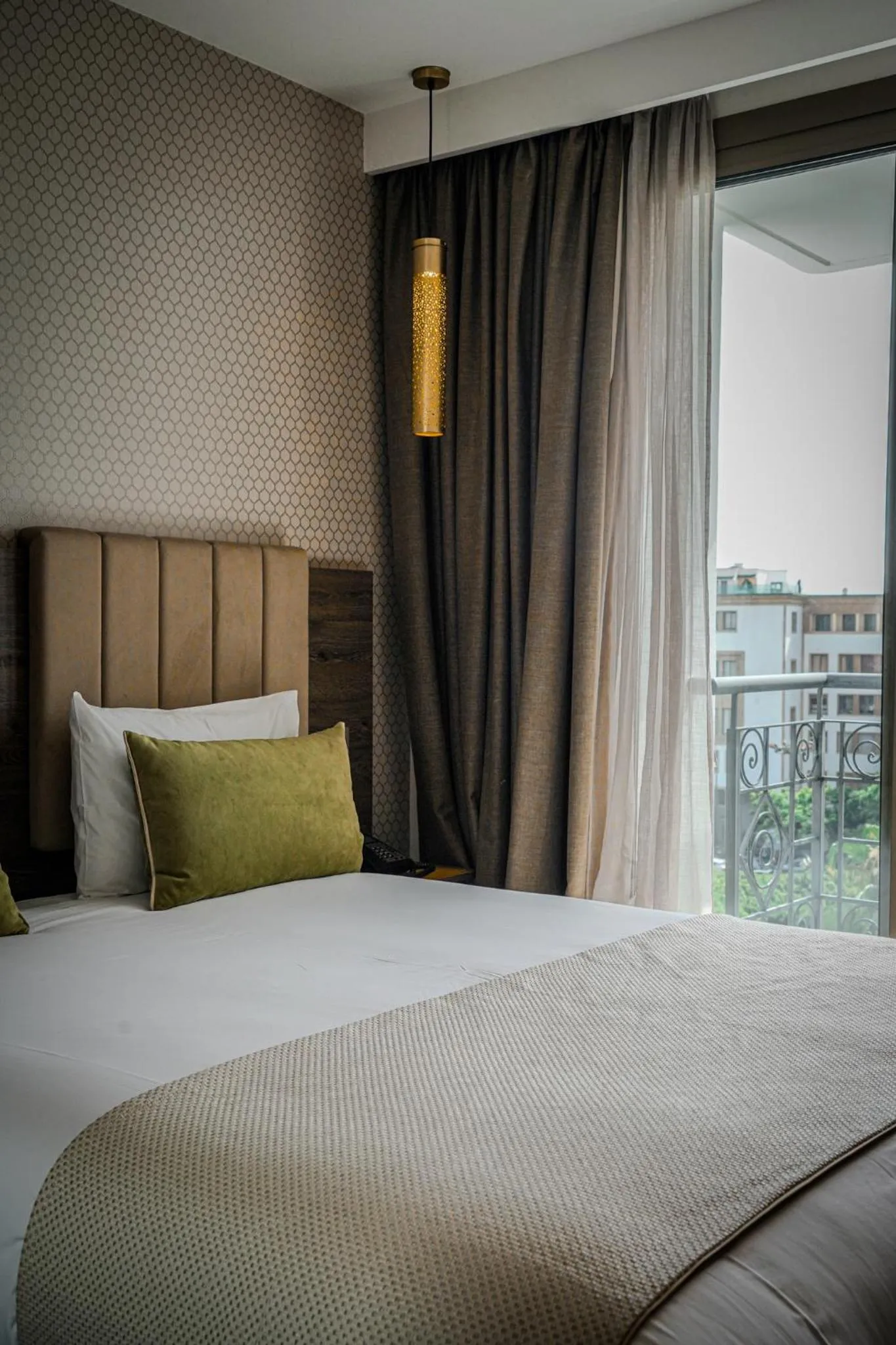 Bed in AZ hôtel des arts