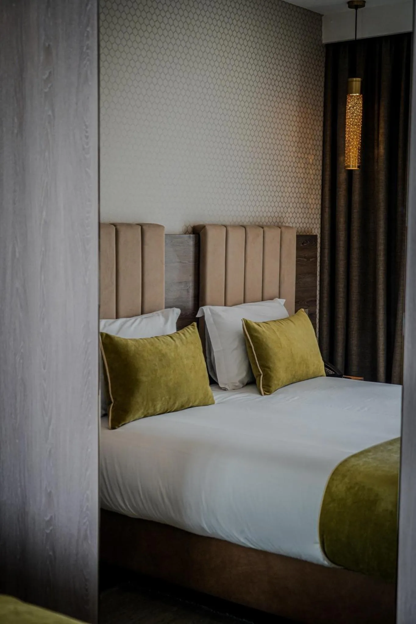 Bed in AZ hôtel des arts