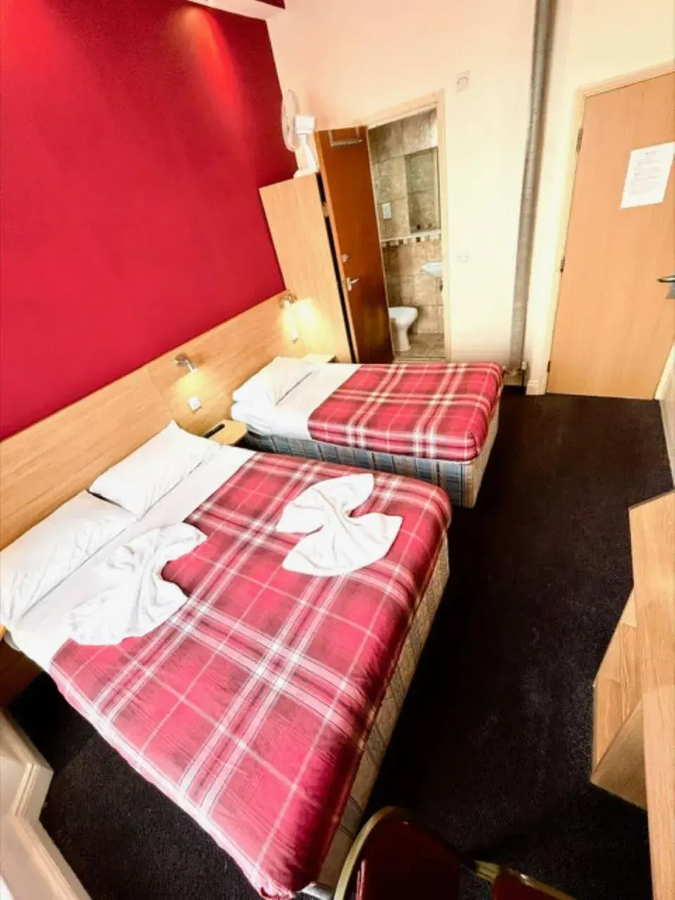 Bed in Carlton Hotel Bed in Carlton Hotel