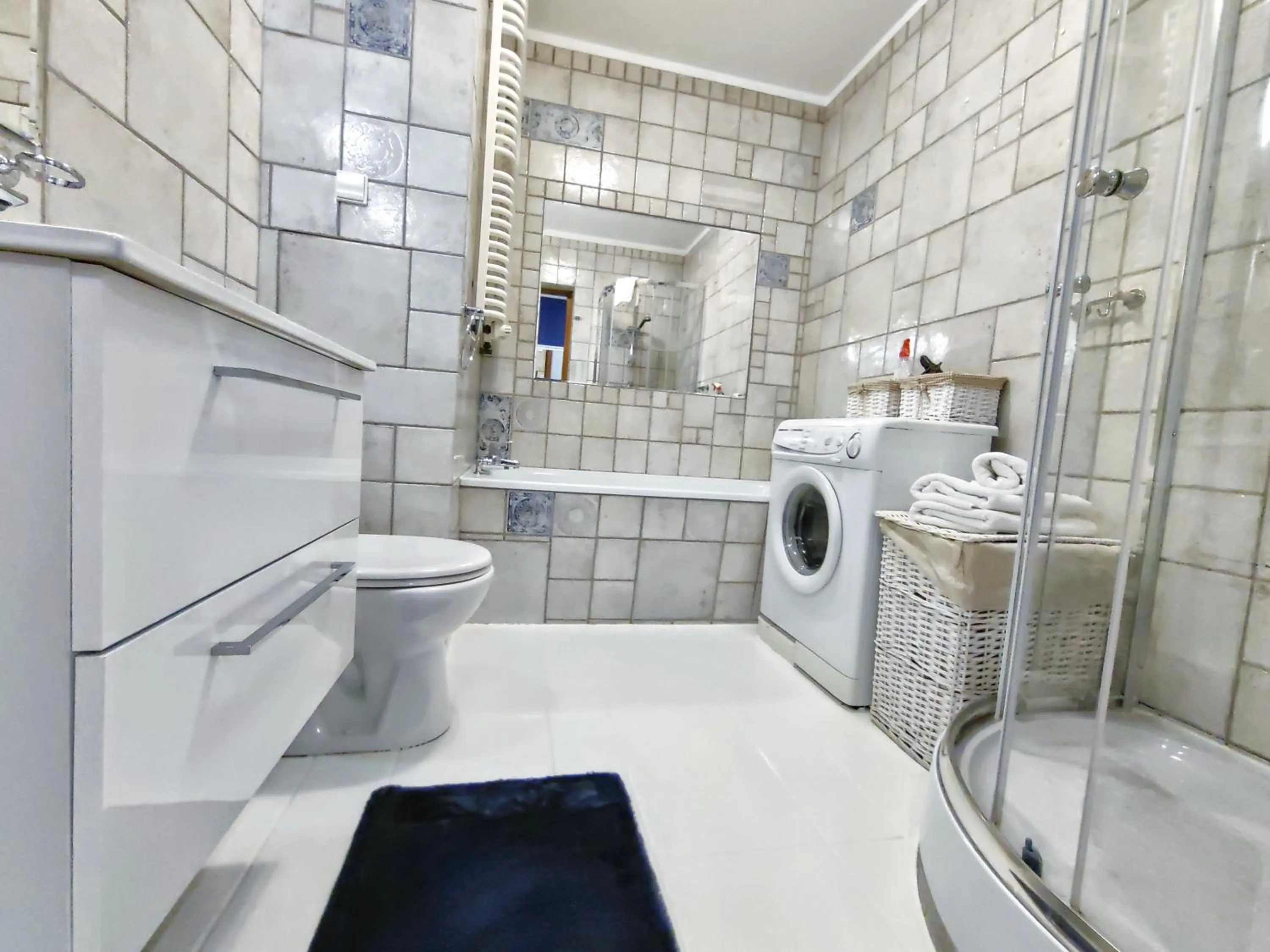 Shower in 5-stars Apartments - Old Town