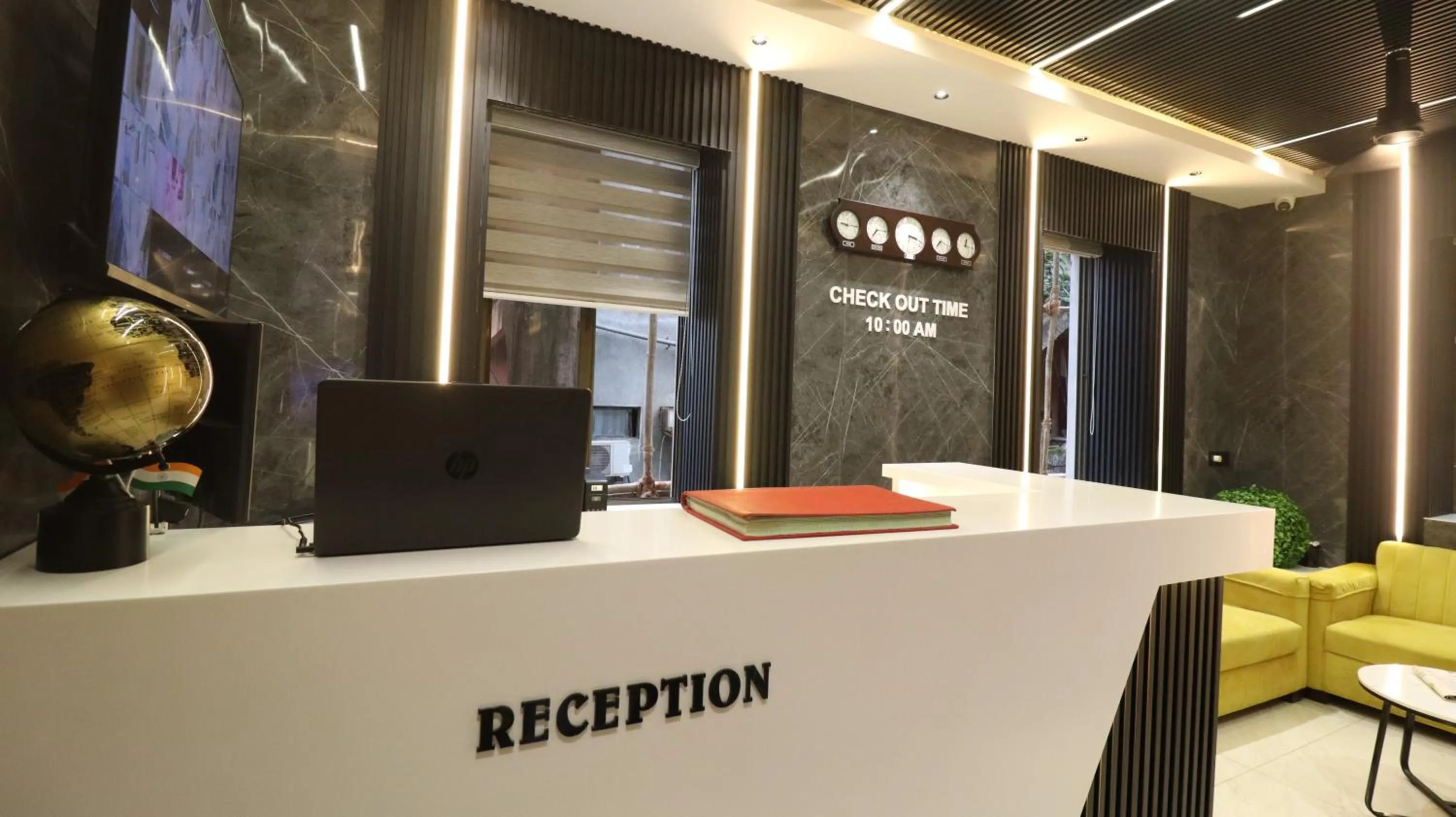 Lobby or reception in Hotel National - Grant Road