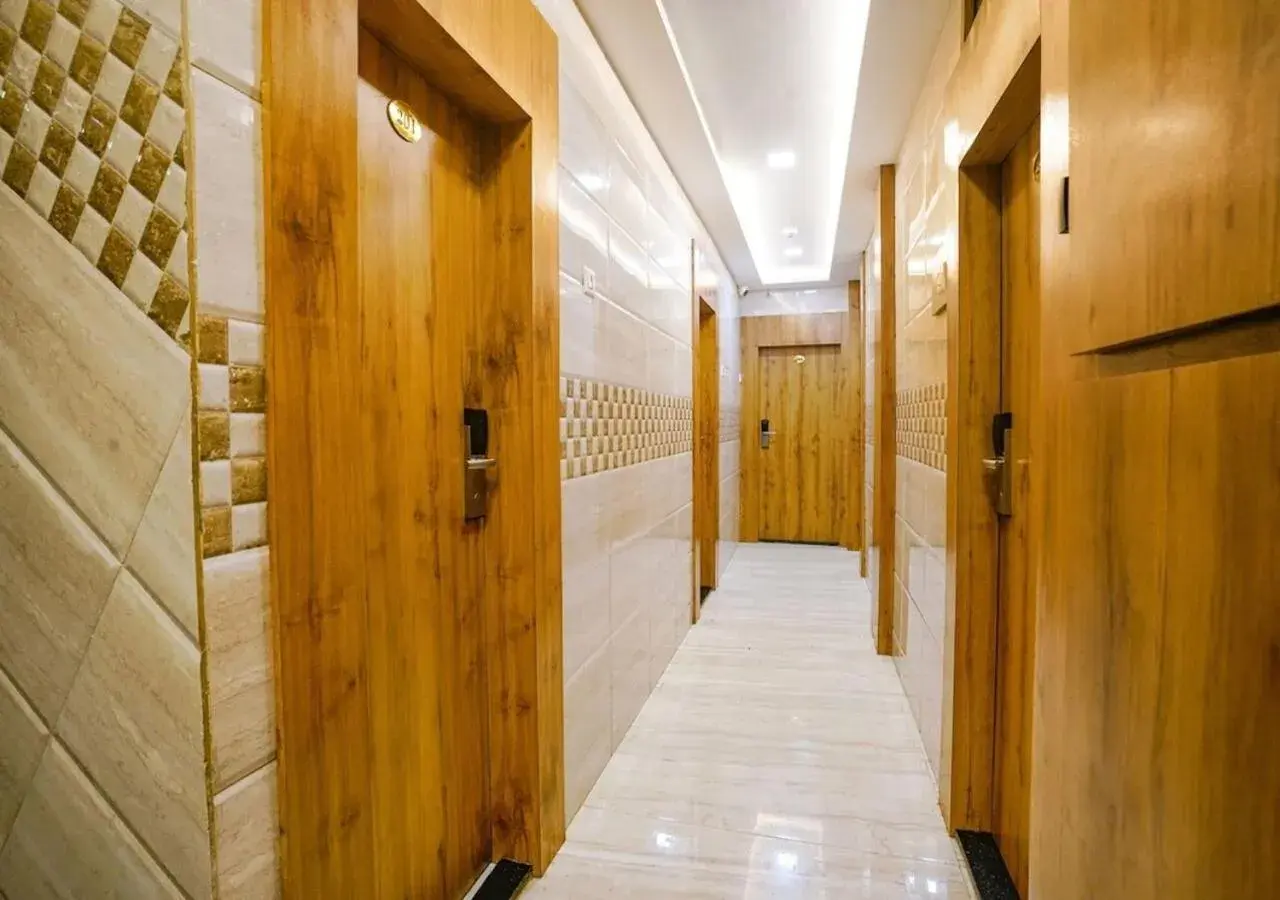 Facade/entrance in Hotel National - Grant Road Facade/entrance in Hotel National - Grant Road