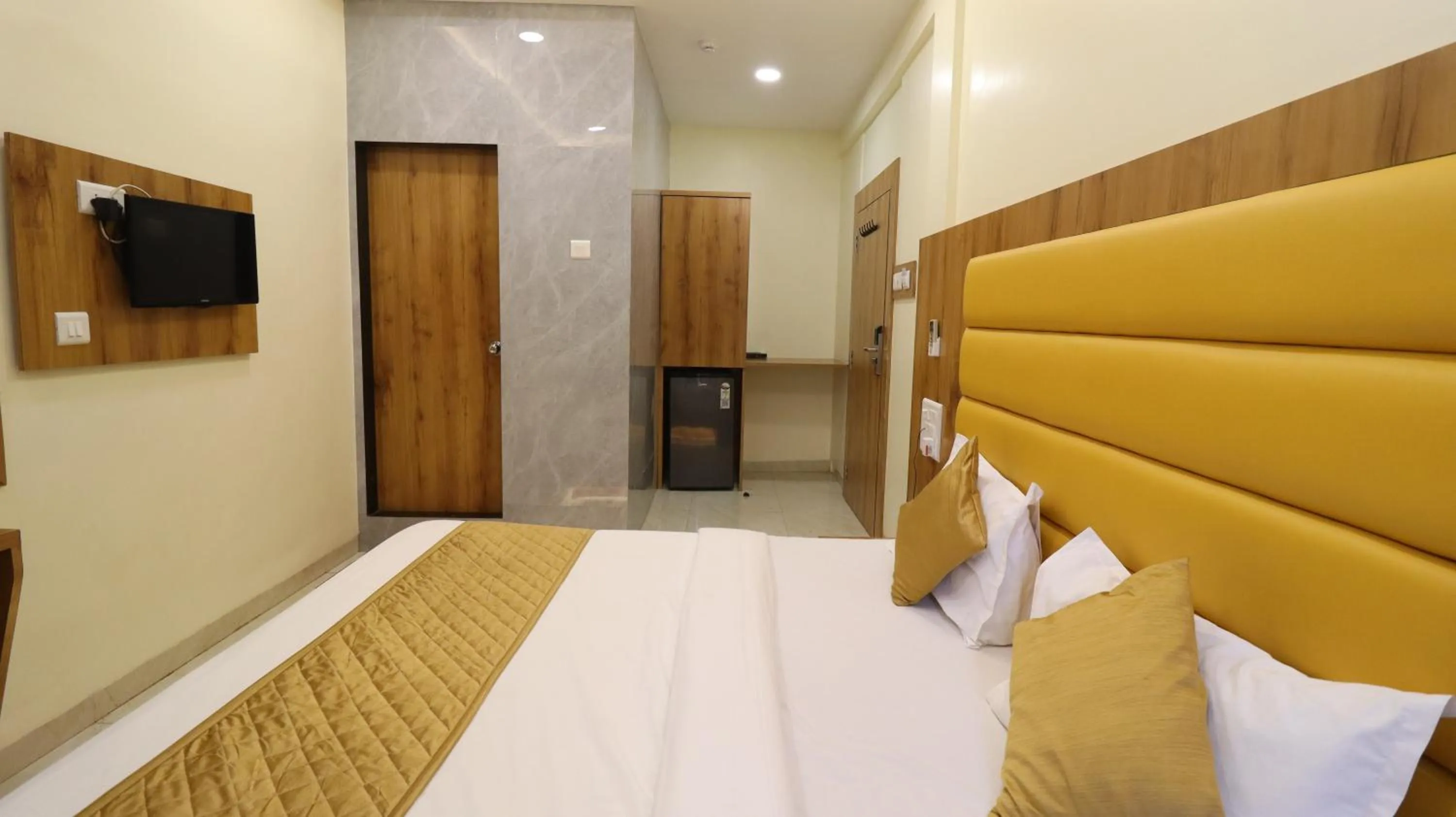 Bed in Hotel National - Grant Road