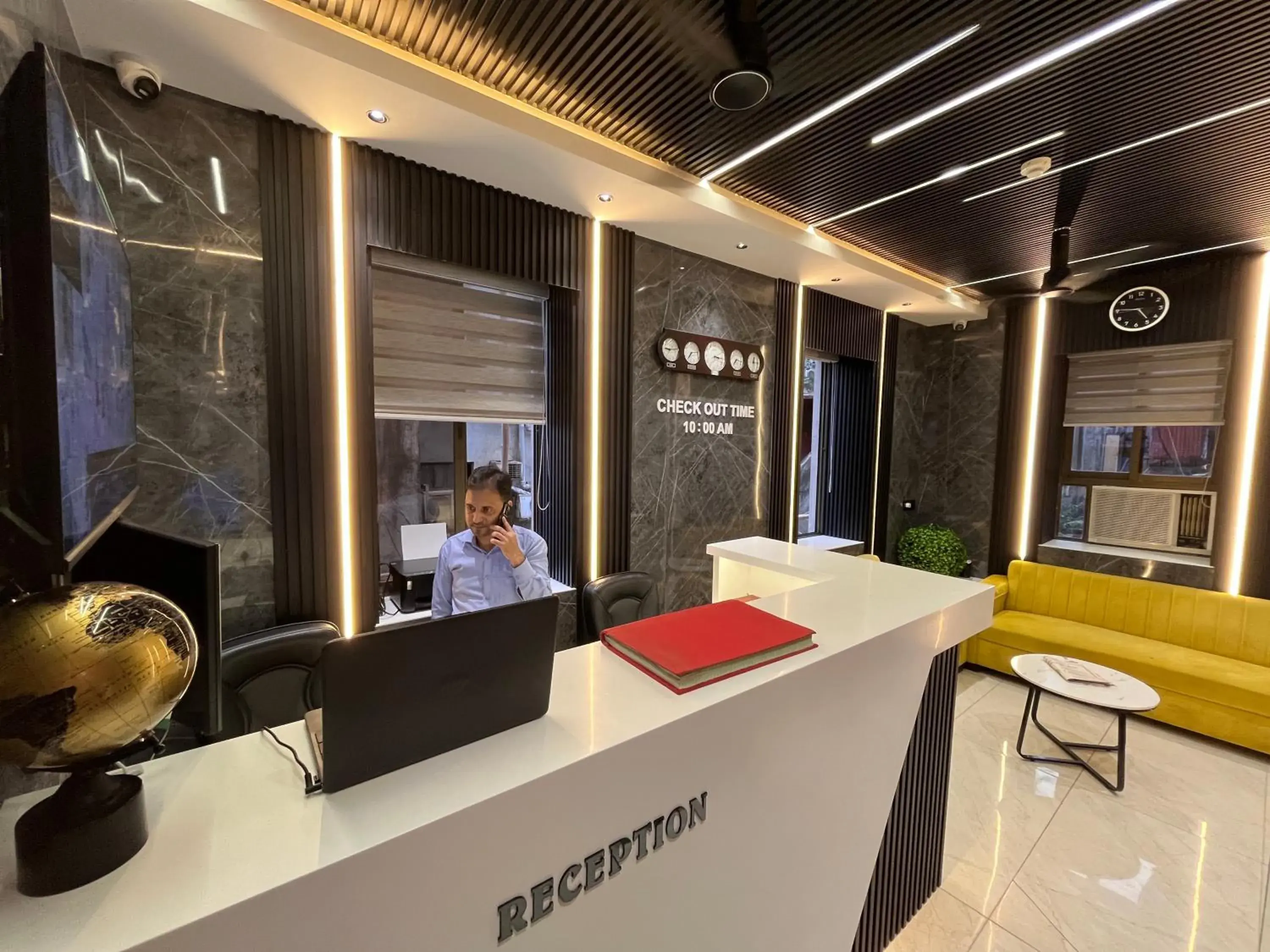 Lobby or reception in Hotel National - Grant Road Lobby or reception in Hotel National - Grant Road