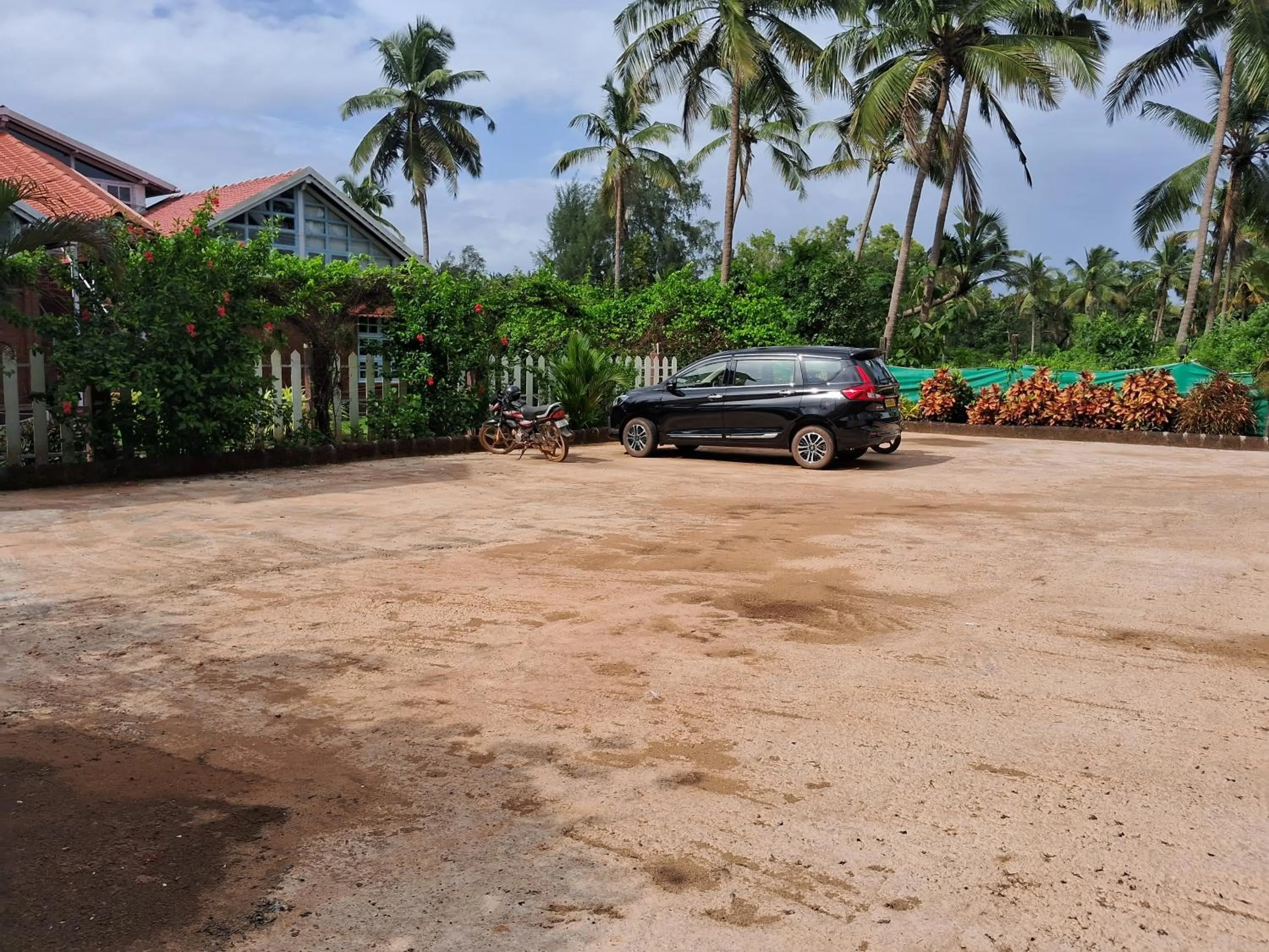 Parking in Mudra beach villa Gokarna