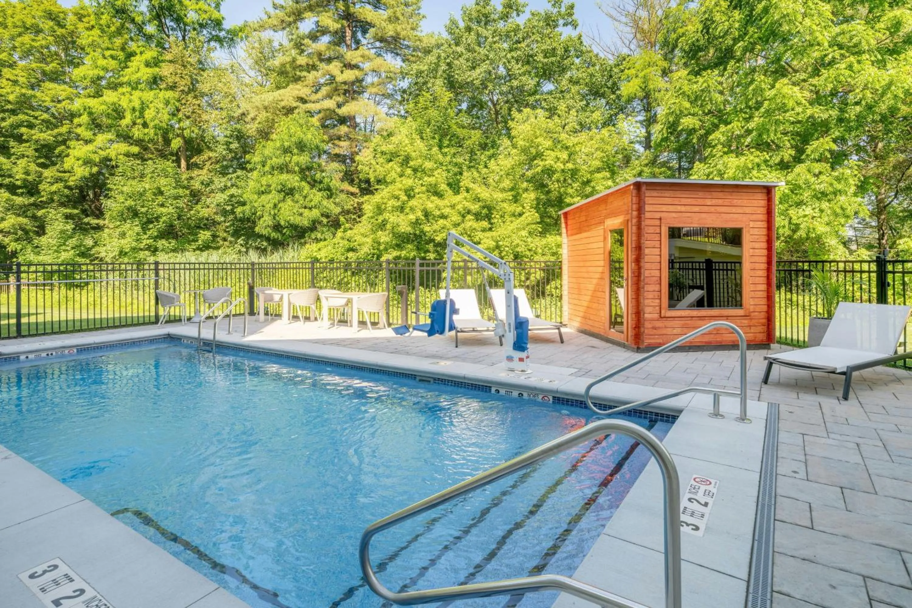 Swimming pool in Brookmere Saratoga, a Tribute Portfolio Hotel