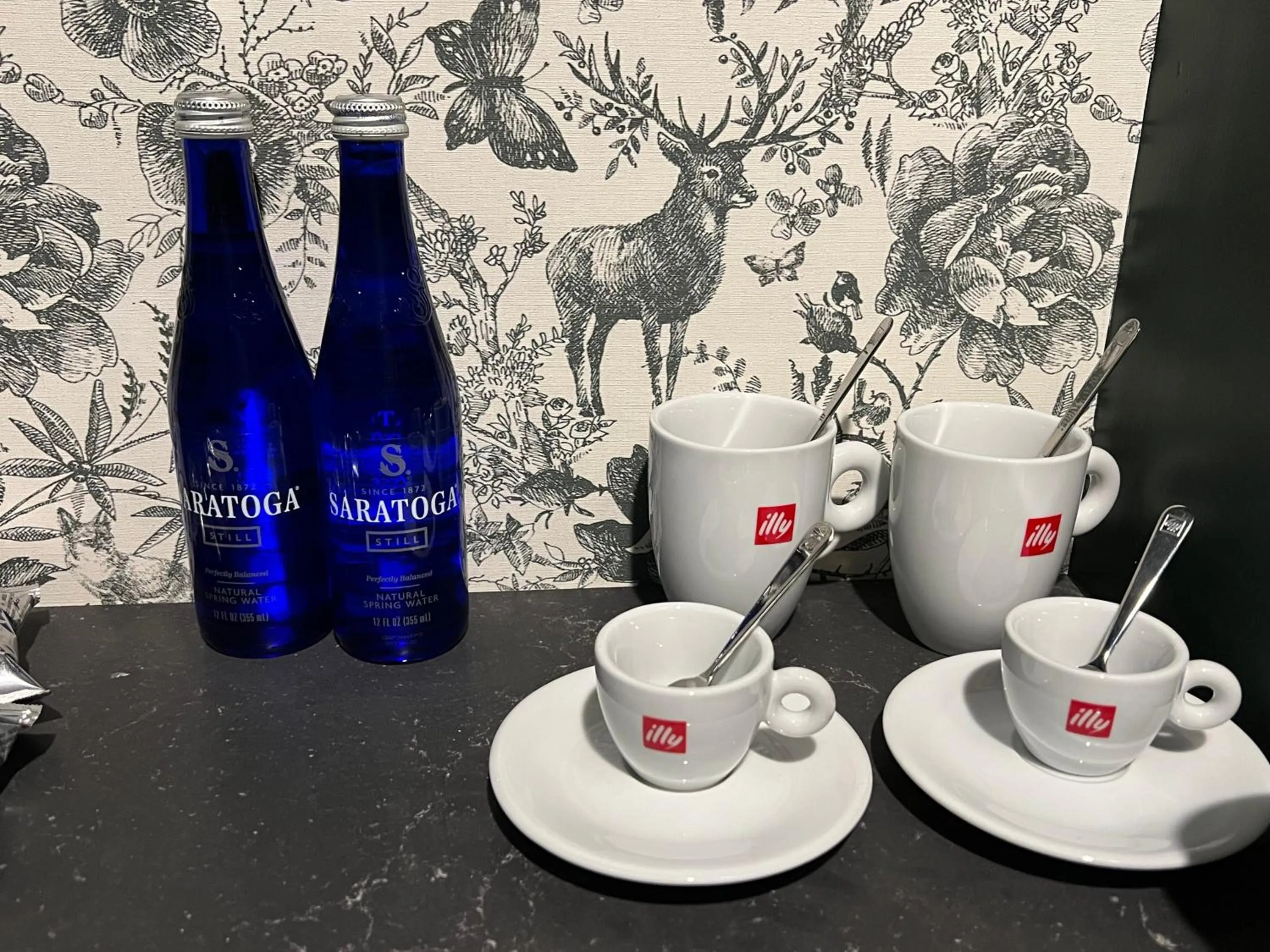 Coffee/tea facilities in Hotel Brookmere & Arbor Spa