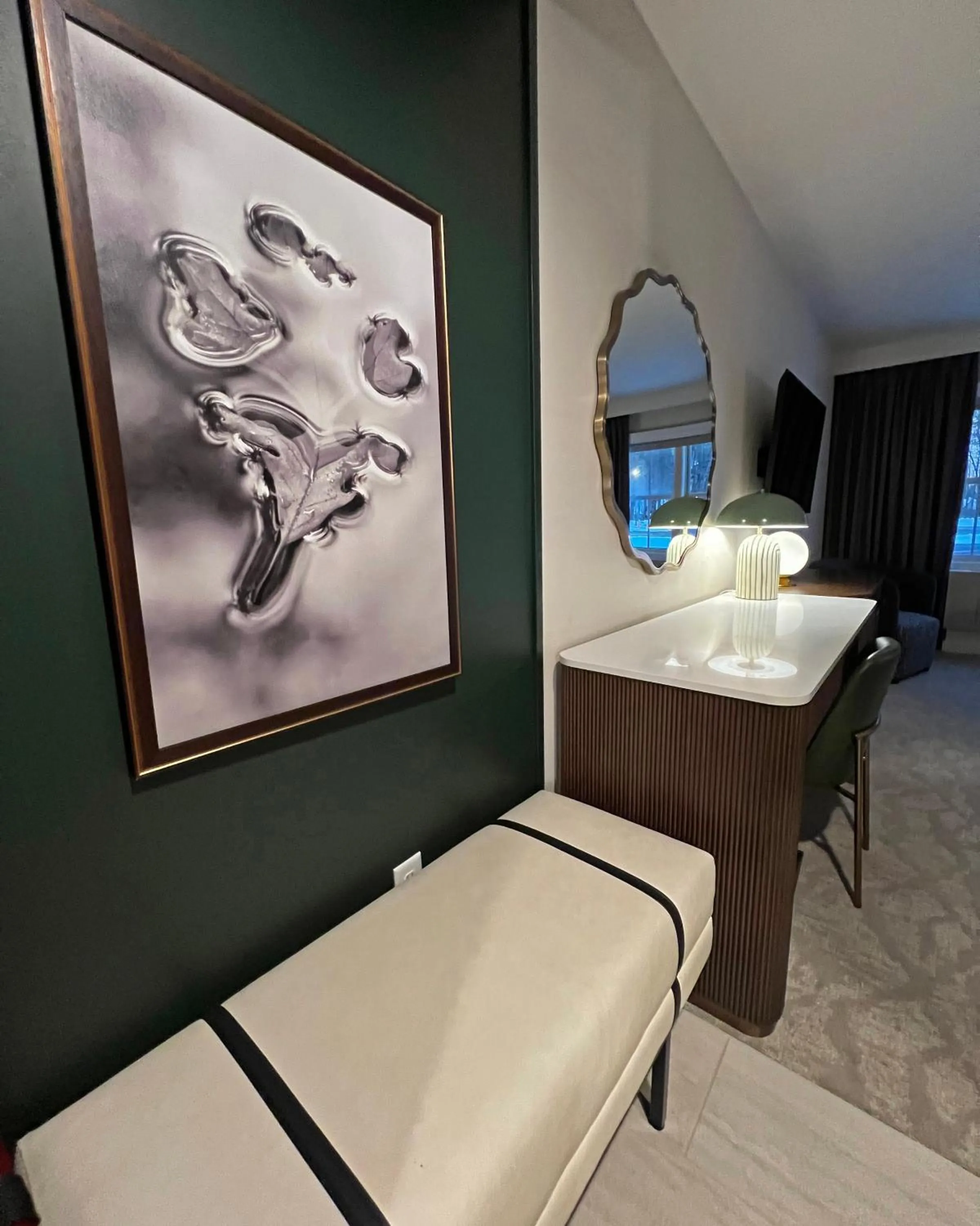 Decorative detail, Bed in Hotel Brookmere & Arbor Spa