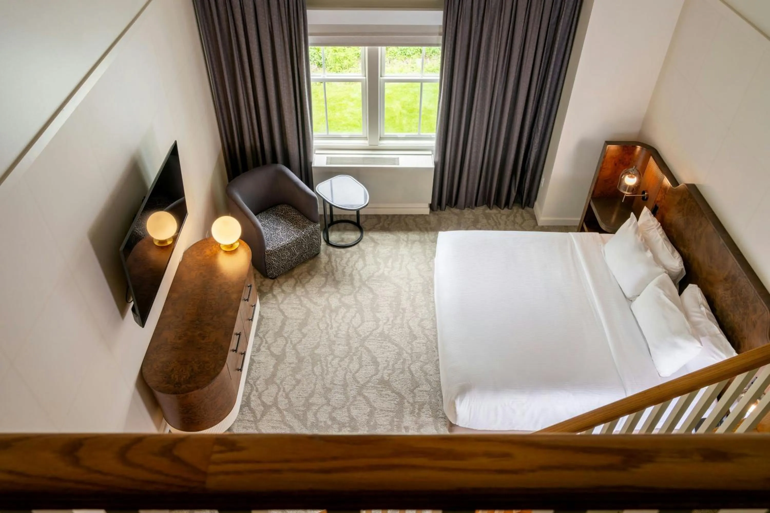 Bedroom, Bed in Brookmere Saratoga, a Tribute Portfolio Hotel