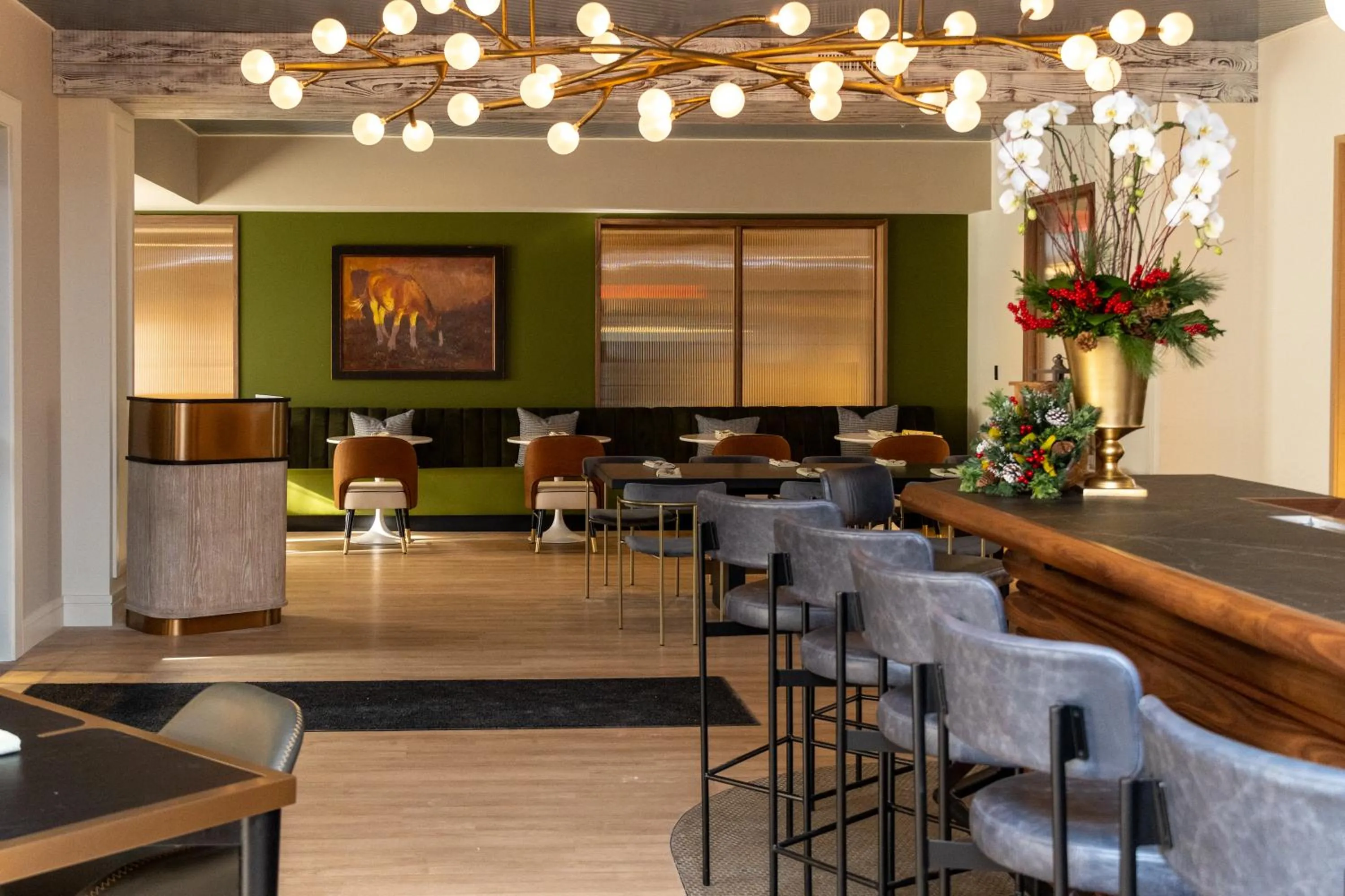 Restaurant/places to eat in Hotel Brookmere & Arbor Spa